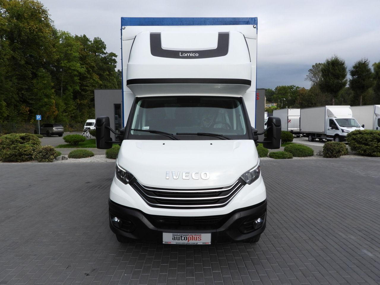 IVECO DAILY 72C18 TARPAULIN LIFT 14 PALLETS WEBASTO CRUISE CONTROL LED LIGHTS TWIN WHEELS AIR CONDITIONING 180HP - Tentinis mikroautobusas: foto 5 IVECO DAILY 72C18 TARPAULIN LIFT 14 PALLETS WEBASTO CRUISE CONTROL LED LIGHTS TWIN WHEELS AIR CONDITIONING 180HP - Tentinis mikroautobusas: foto 5