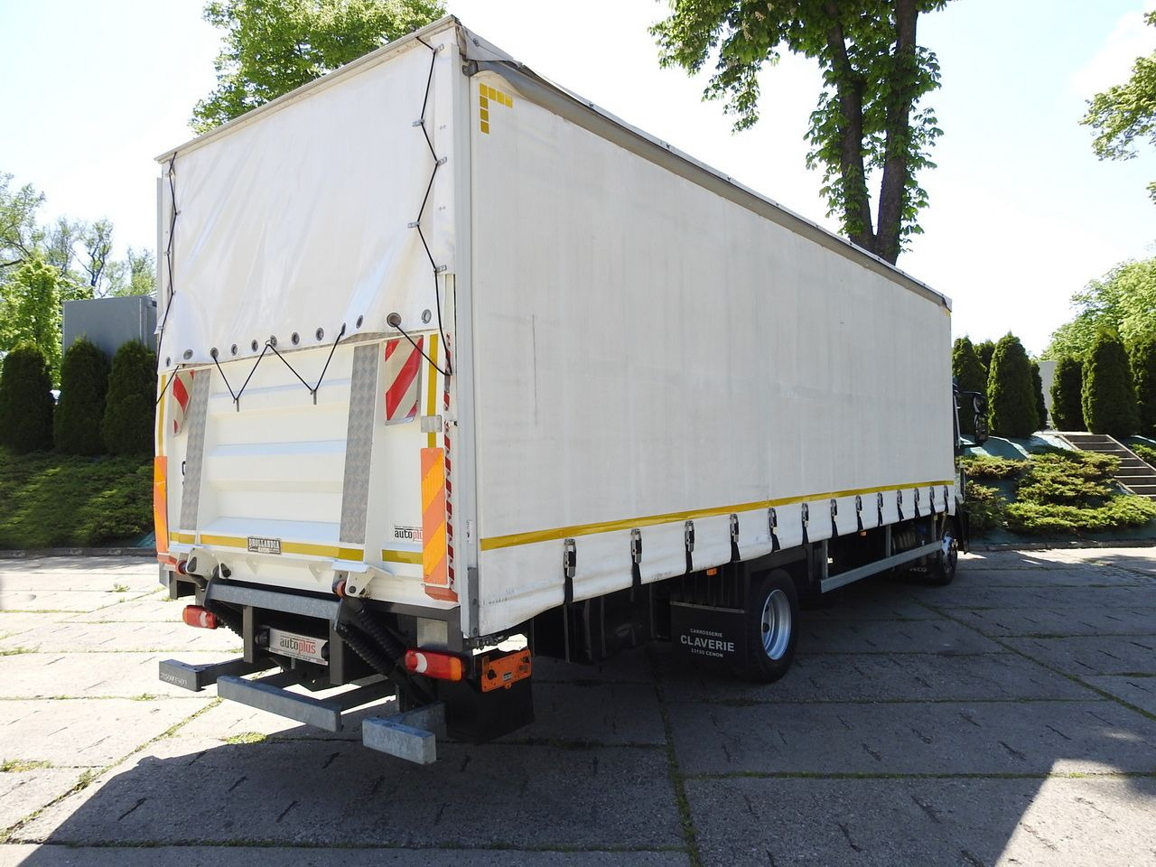 IVECO EUROCARGO 120 - 220 TARPAULIN LIFT 20 PALLETS LED LIGHTS AUTOMATIC TRANSMISSION HI-MATIC TWIN WHEELS AIR CONDITIONING 220HP - Tentinis mikroautobusas: foto 3 IVECO EUROCARGO 120 - 220 TARPAULIN LIFT 20 PALLETS LED LIGHTS AUTOMATIC TRANSMISSION HI-MATIC TWIN WHEELS AIR CONDITIONING 220HP - Tentinis mikroautobusas: foto 3