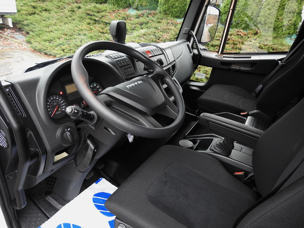 IVECO EUROCARGO 120-250 NEW TARPAULIN LIFT 18 PALLETS WEBASTO CRUISE CONTROL AIR CONDITIONING LED LIGHTS PNEUMATICS AUTOMATIC TRANSMISSION HI-MATIC 250HP - Tentinis mikroautobusas: foto 2 IVECO EUROCARGO 120-250 NEW TARPAULIN LIFT 18 PALLETS WEBASTO CRUISE CONTROL AIR CONDITIONING LED LIGHTS PNEUMATICS AUTOMATIC TRANSMISSION HI-MATIC 250HP - Tentinis mikroautobusas: foto 2