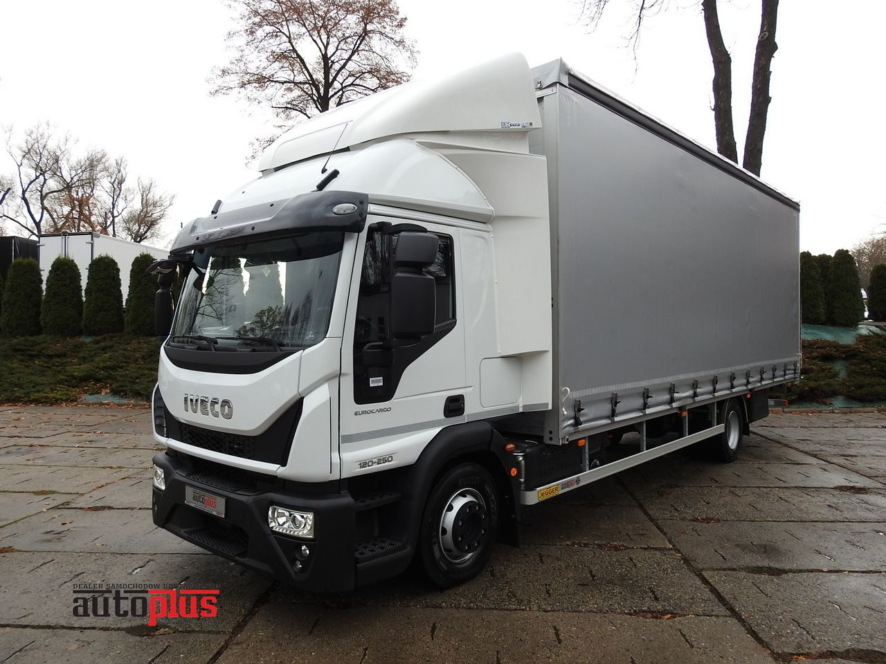 IVECO EUROCARGO 120-250 NEW TARPAULIN LIFT 18 PALLETS WEBASTO CRUISE CONTROL AIR CONDITIONING LED LIGHTS PNEUMATICS AUTOMATIC TRANSMISSION HI-MATIC 250HP - Tentinis mikroautobusas: foto 1 IVECO EUROCARGO 120-250 NEW TARPAULIN LIFT 18 PALLETS WEBASTO CRUISE CONTROL AIR CONDITIONING LED LIGHTS PNEUMATICS AUTOMATIC TRANSMISSION HI-MATIC 250HP - Tentinis mikroautobusas: foto 1