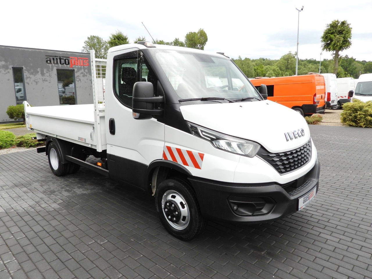 Iveco DAILY 35C21 KIPPER TEMPOMAT NAVIGATION LED - Mažas savivartis: foto 4 Iveco DAILY 35C21 KIPPER TEMPOMAT NAVIGATION LED - Mažas savivartis: foto 4