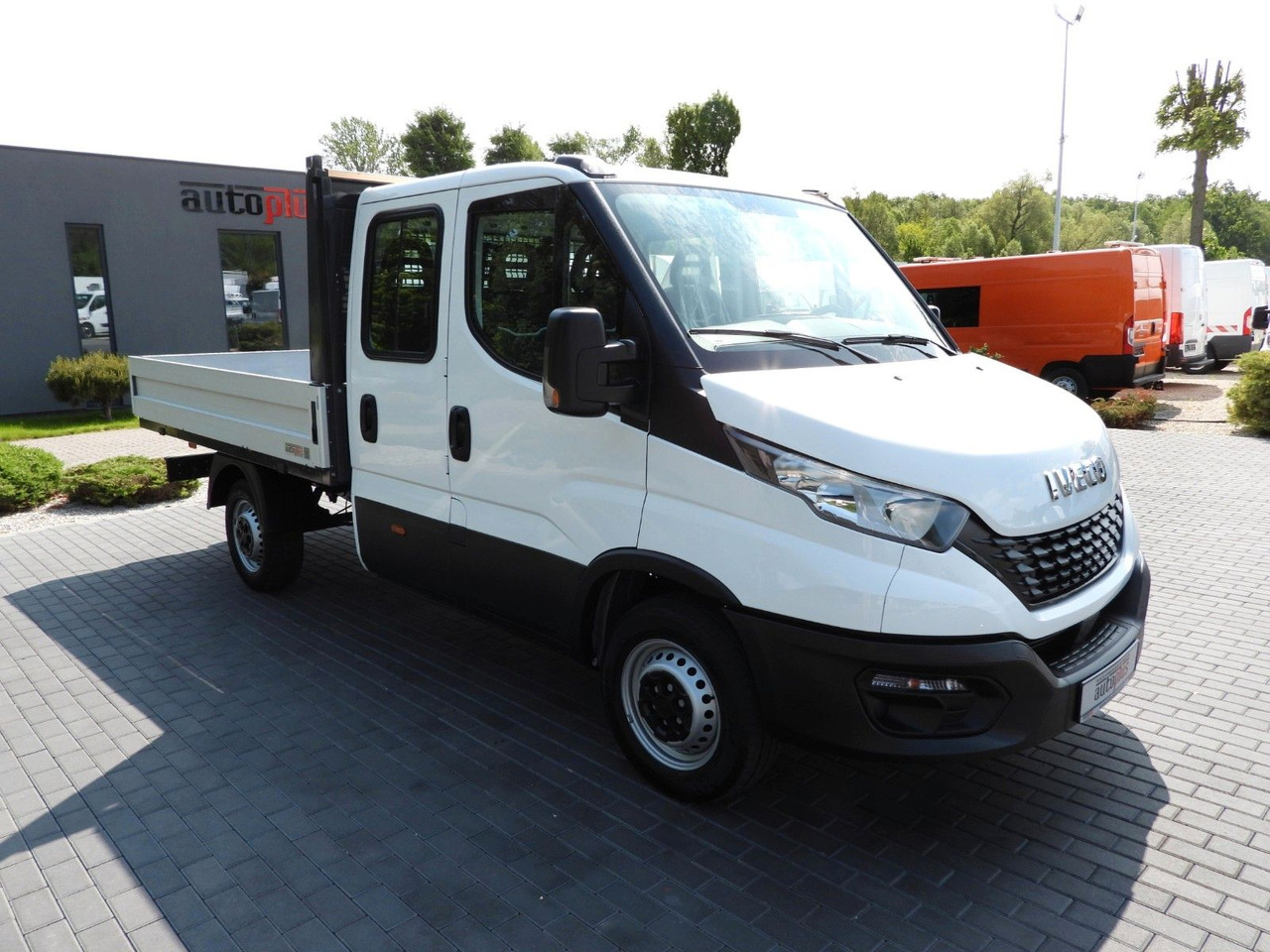 Iveco DAILY 35S12 PRITSCHE DOPPELKABINE DOKA 7 SITZE - Bortinis automobilis, Komercinis automobilis su dviguba kabina: foto 4 Iveco DAILY 35S12 PRITSCHE DOPPELKABINE DOKA 7 SITZE - Bortinis automobilis, Komercinis automobilis su dviguba kabina: foto 4