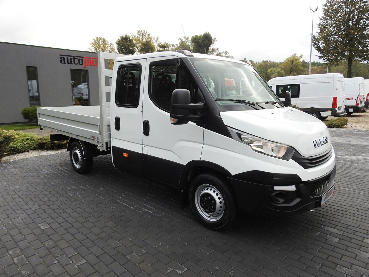 Iveco DAILY 35S15 PRITSCHE DOPPELKABINE DOKA 7 SITZE - Bortinis automobilis, Komercinis automobilis su dviguba kabina: foto 4 Iveco DAILY 35S15 PRITSCHE DOPPELKABINE DOKA 7 SITZE - Bortinis automobilis, Komercinis automobilis su dviguba kabina: foto 4