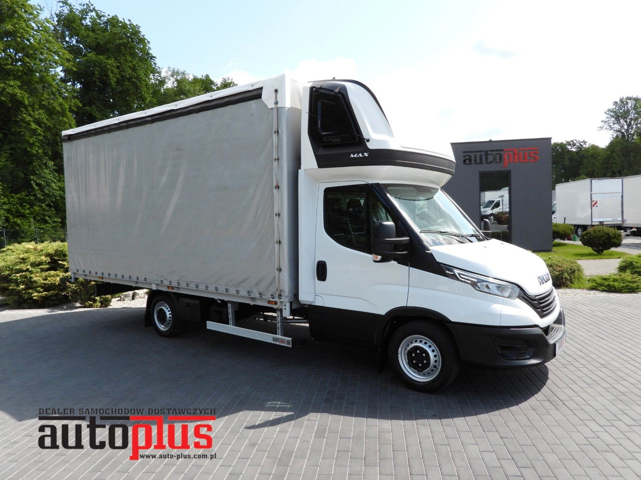 Iveco DAILY 35S18 PRITSCHE PLANE 10 PALETTEN TEMPOMAT - Tentinis mikroautobusas: foto 1 Iveco DAILY 35S18 PRITSCHE PLANE 10 PALETTEN TEMPOMAT - Tentinis mikroautobusas: foto 1