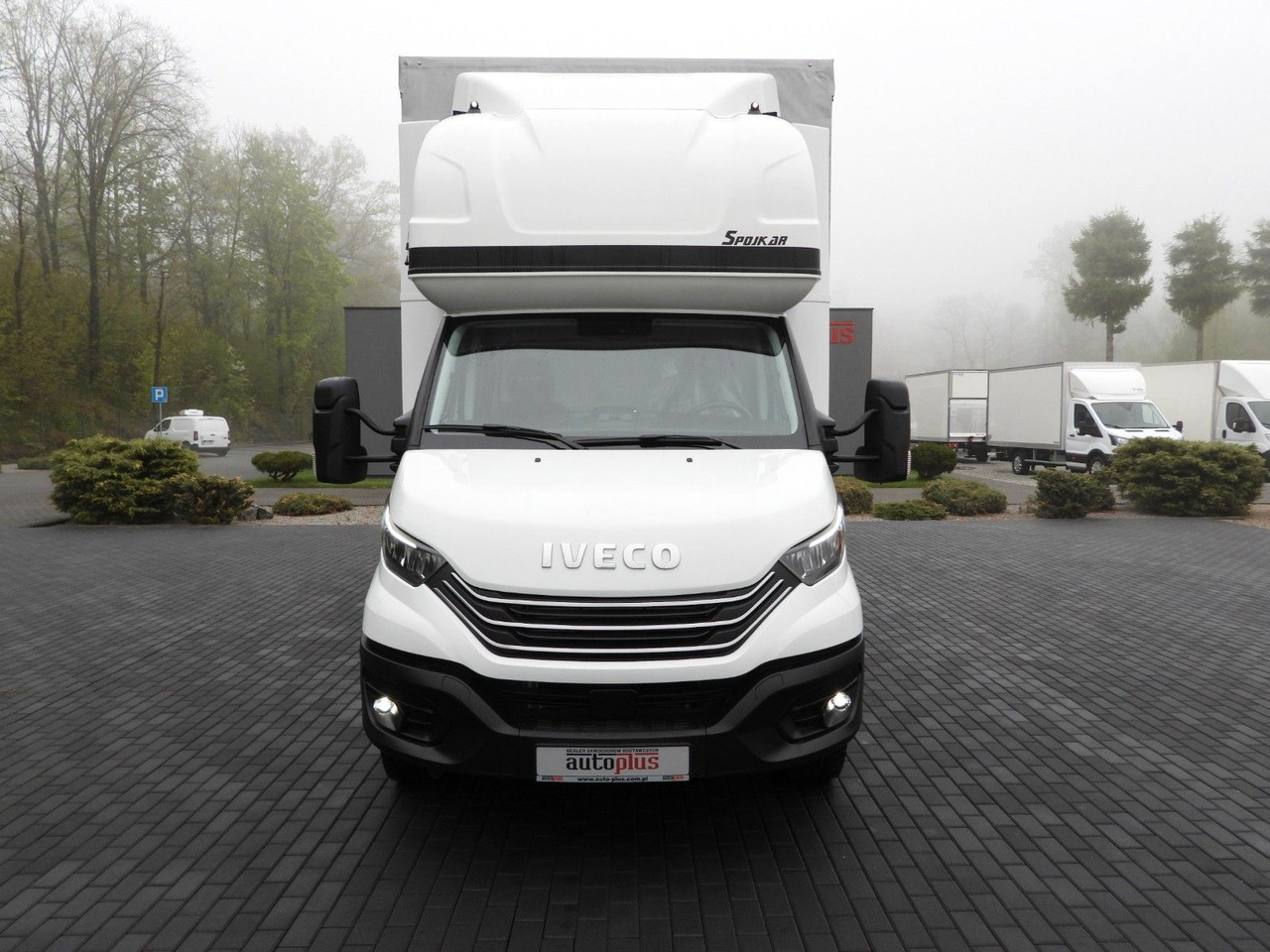 Iveco DAILY 72C18 PRITSCHE PLANE AUFZUG 16 PALETTEN - Tentinis mikroautobusas: foto 5 Iveco DAILY 72C18 PRITSCHE PLANE AUFZUG 16 PALETTEN - Tentinis mikroautobusas: foto 5