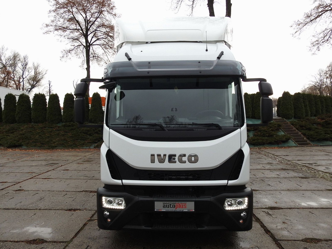 Iveco EUROCARGO 120-250 PRITSCHE PLANE 18 PALETTEN A/C - Tentinis sunkvežimis: foto 5 Iveco EUROCARGO 120-250 PRITSCHE PLANE 18 PALETTEN A/C - Tentinis sunkvežimis: foto 5