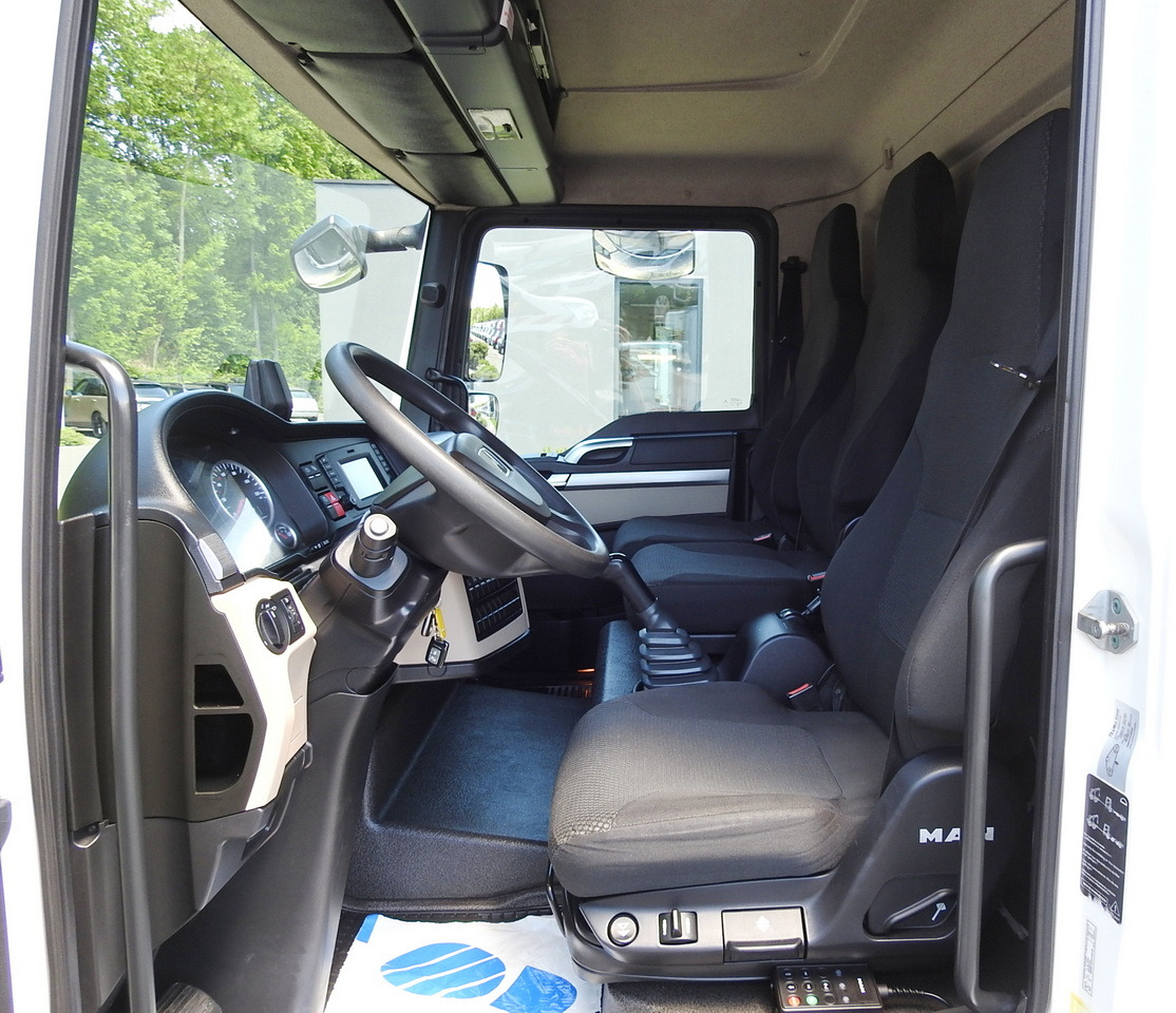 Refrižeratorius sunkvežimis MAN TGL 10.180 REGRIGERATOR BOX -20*C 11 PALLETS POWER SUPPLY 230V AIR CONDITIONING PNEUMATICS TWIN WHEELS  180HP: foto 33