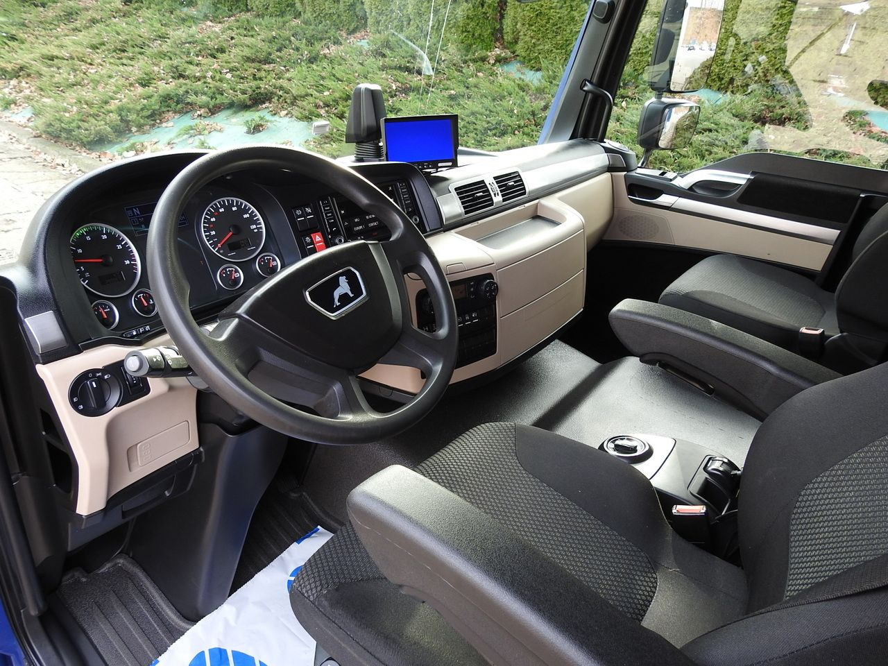 MAN TGL 12.220 BOX LIFT 18 PALLETS CRUISE CONTROLAIR CONDITIONING PNEUMATICS AUTOMATIC TWIN WHEELS 220HP - Furgonas su krovinių dėže: foto 2 MAN TGL 12.220 BOX LIFT 18 PALLETS CRUISE CONTROLAIR CONDITIONING PNEUMATICS AUTOMATIC TWIN WHEELS 220HP - Furgonas su krovinių dėže: foto 2