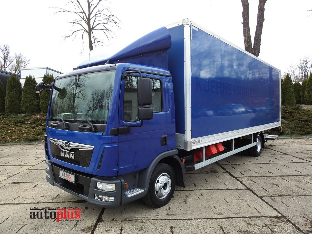 MAN TGL 12.220 BOX LIFT 18 PALLETS CRUISE CONTROLAIR CONDITIONING PNEUMATICS AUTOMATIC TWIN WHEELS 220HP - Furgonas su krovinių dėže: foto 1 MAN TGL 12.220 BOX LIFT 18 PALLETS CRUISE CONTROLAIR CONDITIONING PNEUMATICS AUTOMATIC TWIN WHEELS 220HP - Furgonas su krovinių dėže: foto 1