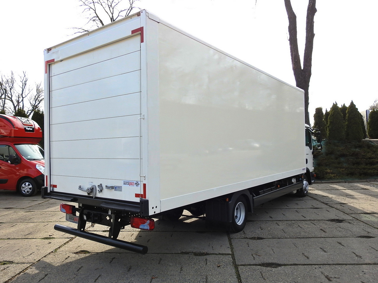 MAN TGL 8.18 BOX 16 PALLETS CRUISE CONTROL TWIN WHEELS 180HP - Furgonas sunkvežimis: foto 3 MAN TGL 8.18 BOX 16 PALLETS CRUISE CONTROL TWIN WHEELS 180HP - Furgonas sunkvežimis: foto 3