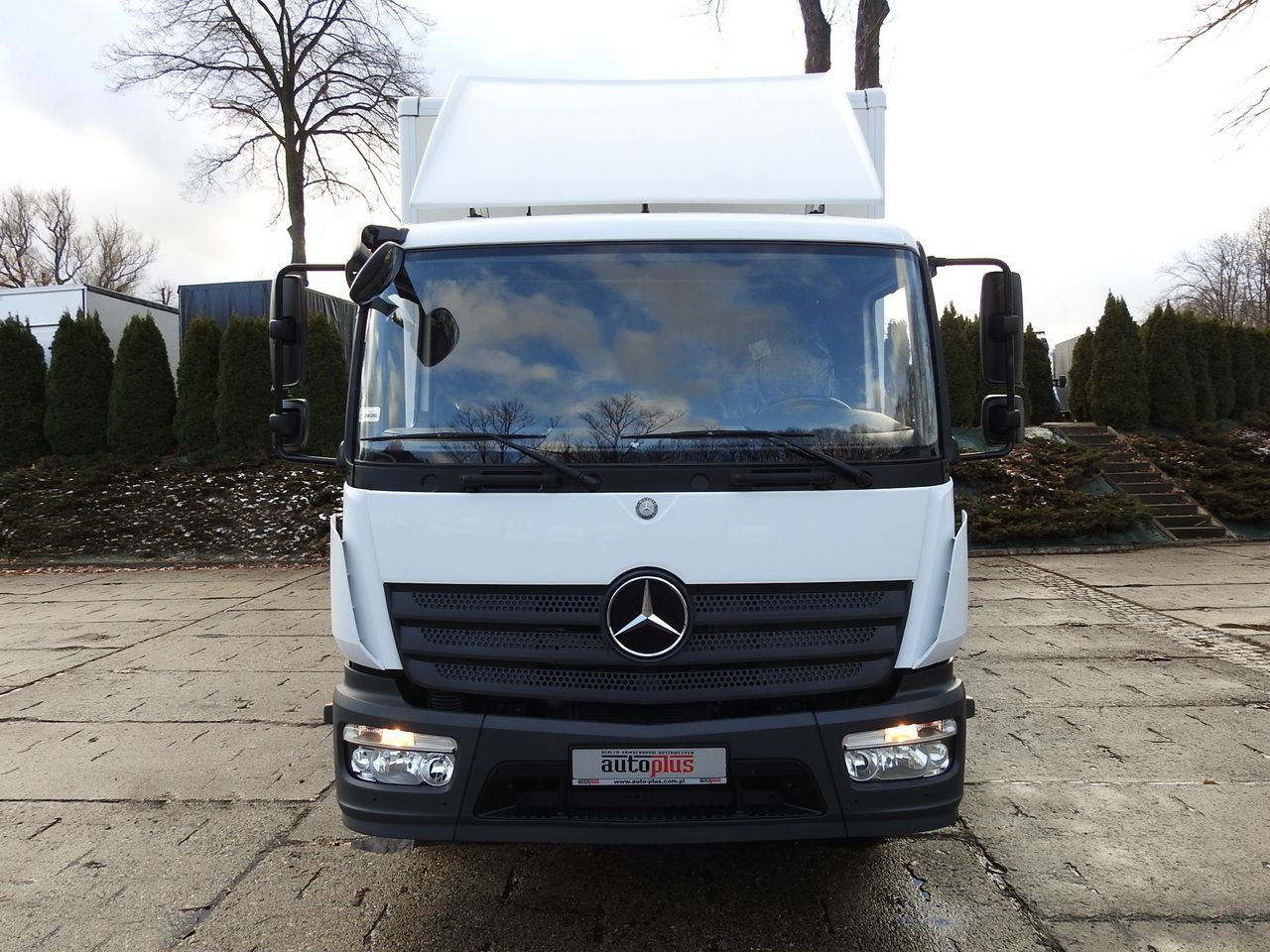 MERCEDES ATEGO 12.24 BOX LIFT 18 PALLETS CRUISE CONTROL AUTOMATIC TRANSMISSION TWIN WHEELS AIR CONDITIONING 240HP - Furgonas su krovinių dėže: foto 5 MERCEDES ATEGO 12.24 BOX LIFT 18 PALLETS CRUISE CONTROL AUTOMATIC TRANSMISSION TWIN WHEELS AIR CONDITIONING 240HP - Furgonas su krovinių dėže: foto 5