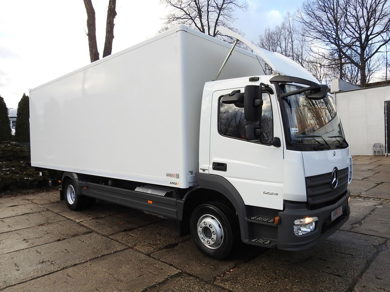 MERCEDES ATEGO 12.24 BOX LIFT 18 PALLETS CRUISE CONTROL AUTOMATIC TRANSMISSION TWIN WHEELS AIR CONDITIONING 240HP - Furgonas sunkvežimis: foto 4 MERCEDES ATEGO 12.24 BOX LIFT 18 PALLETS CRUISE CONTROL AUTOMATIC TRANSMISSION TWIN WHEELS AIR CONDITIONING 240HP - Furgonas sunkvežimis: foto 4