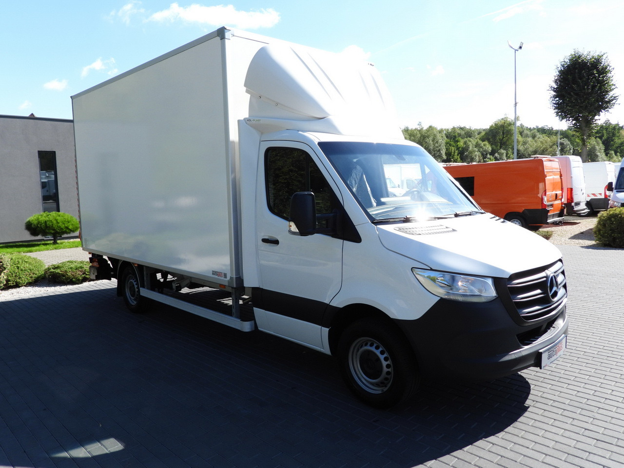 MERCEDES SPRINTER 315 BOX LIFT 8 PALLETS AIR CONDITIONING 150HP - Furgonas su krovinių dėže: foto 4 MERCEDES SPRINTER 315 BOX LIFT 8 PALLETS AIR CONDITIONING 150HP - Furgonas su krovinių dėže: foto 4