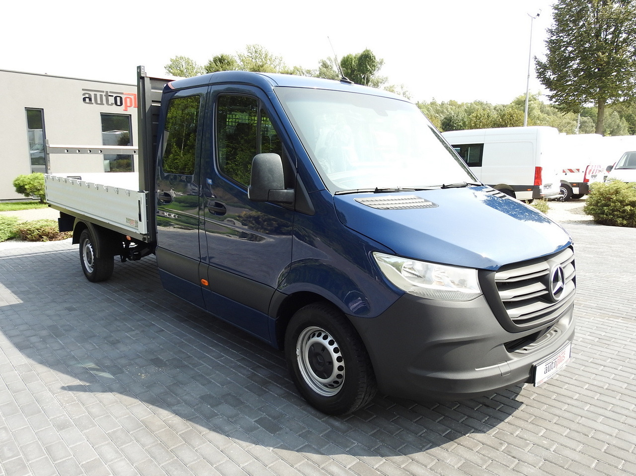 MERCEDES SPRINTER 316 STAKE BODY DOUBLE CABIN DOKA 7 SEATS AIR CONDITIONING 160HP - Komercinis automobilis su dviguba kabina: foto 4 MERCEDES SPRINTER 316 STAKE BODY DOUBLE CABIN DOKA 7 SEATS AIR CONDITIONING 160HP - Komercinis automobilis su dviguba kabina: foto 4