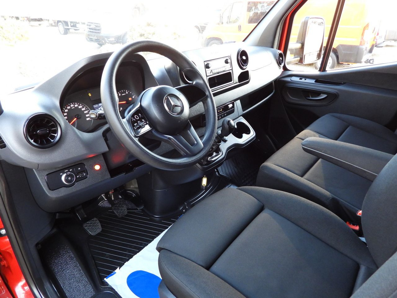 MERCEDES SPRINTER 316 TARPAULIN LIFT 8 PALLETS WEBASTO CRUISE CONTROL AIR CONDITIONING 160HP - Tentinis mikroautobusas: foto 2 MERCEDES SPRINTER 316 TARPAULIN LIFT 8 PALLETS WEBASTO CRUISE CONTROL AIR CONDITIONING 160HP - Tentinis mikroautobusas: foto 2