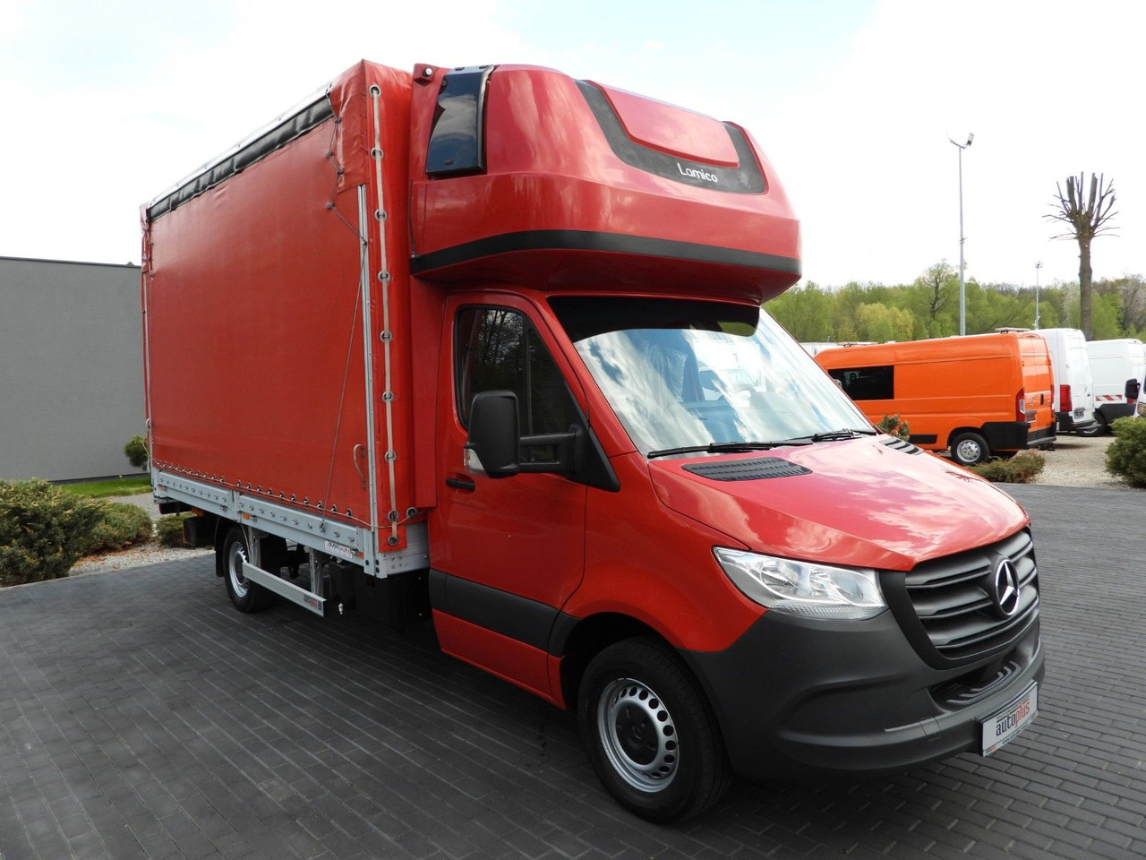 Mercedes-Benz SPRINTER 316 PRITSCHE PLANE AUFZUG 8 EUROPALET - Tentinis mikroautobusas: foto 4 Mercedes-Benz SPRINTER 316 PRITSCHE PLANE AUFZUG 8 EUROPALET - Tentinis mikroautobusas: foto 4