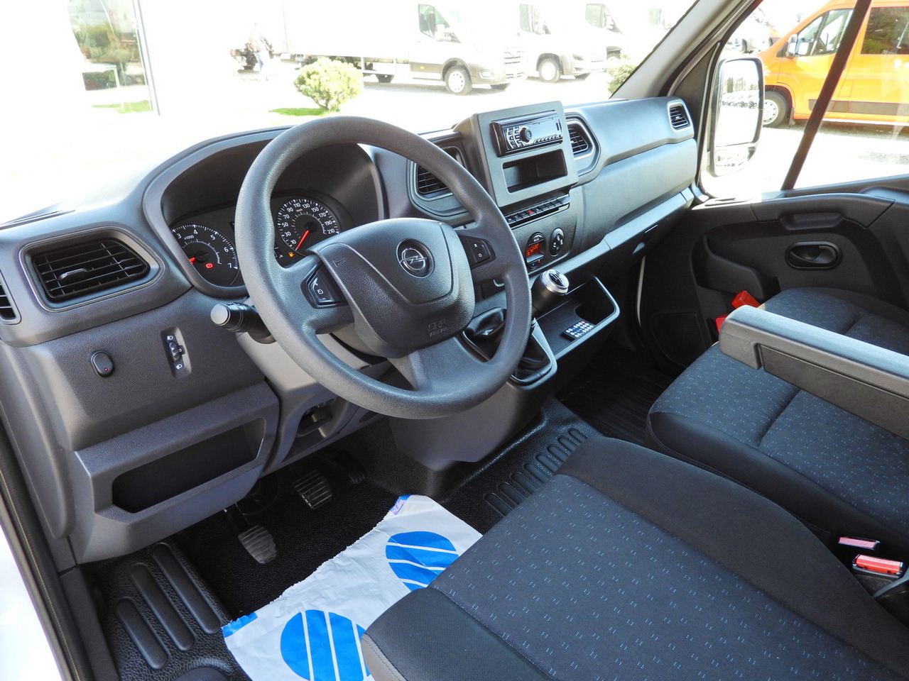 OPEL MOVANO TARPAULIN LIFT 9 PALLETS WEBASTO CRUISE CONTROL LED LIGHTS PNEUMATICS AIR CONDITIONING 165HP - Tentinis mikroautobusas: foto 2 OPEL MOVANO TARPAULIN LIFT 9 PALLETS WEBASTO CRUISE CONTROL LED LIGHTS PNEUMATICS AIR CONDITIONING 165HP - Tentinis mikroautobusas: foto 2