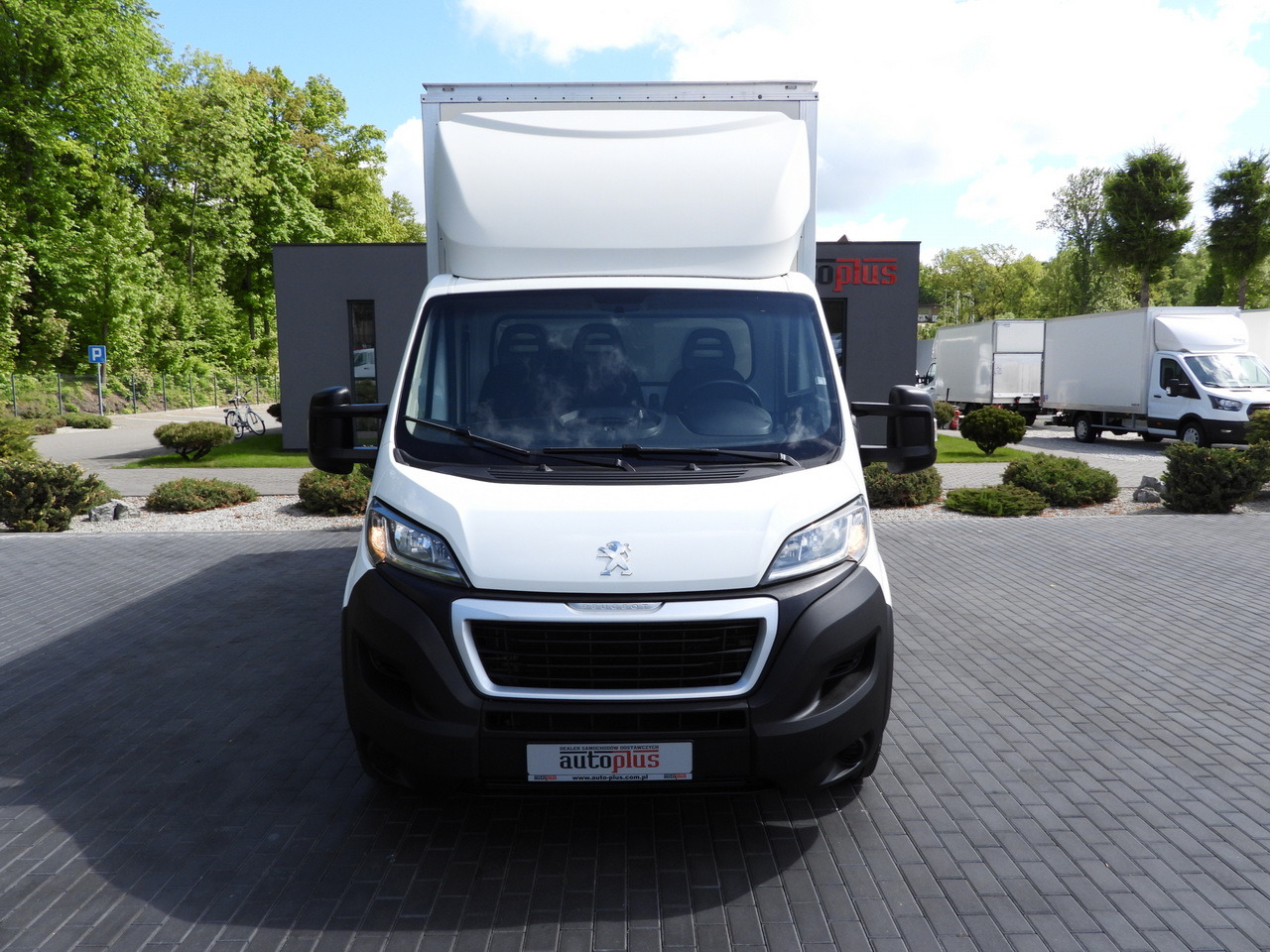 PEUGEOT BOXER BOX 8 PALLETS CRUISE CONTROL AIR CONDITIONING 130HP - Furgonas su krovinių dėže: foto 5 PEUGEOT BOXER BOX 8 PALLETS CRUISE CONTROL AIR CONDITIONING 130HP - Furgonas su krovinių dėže: foto 5