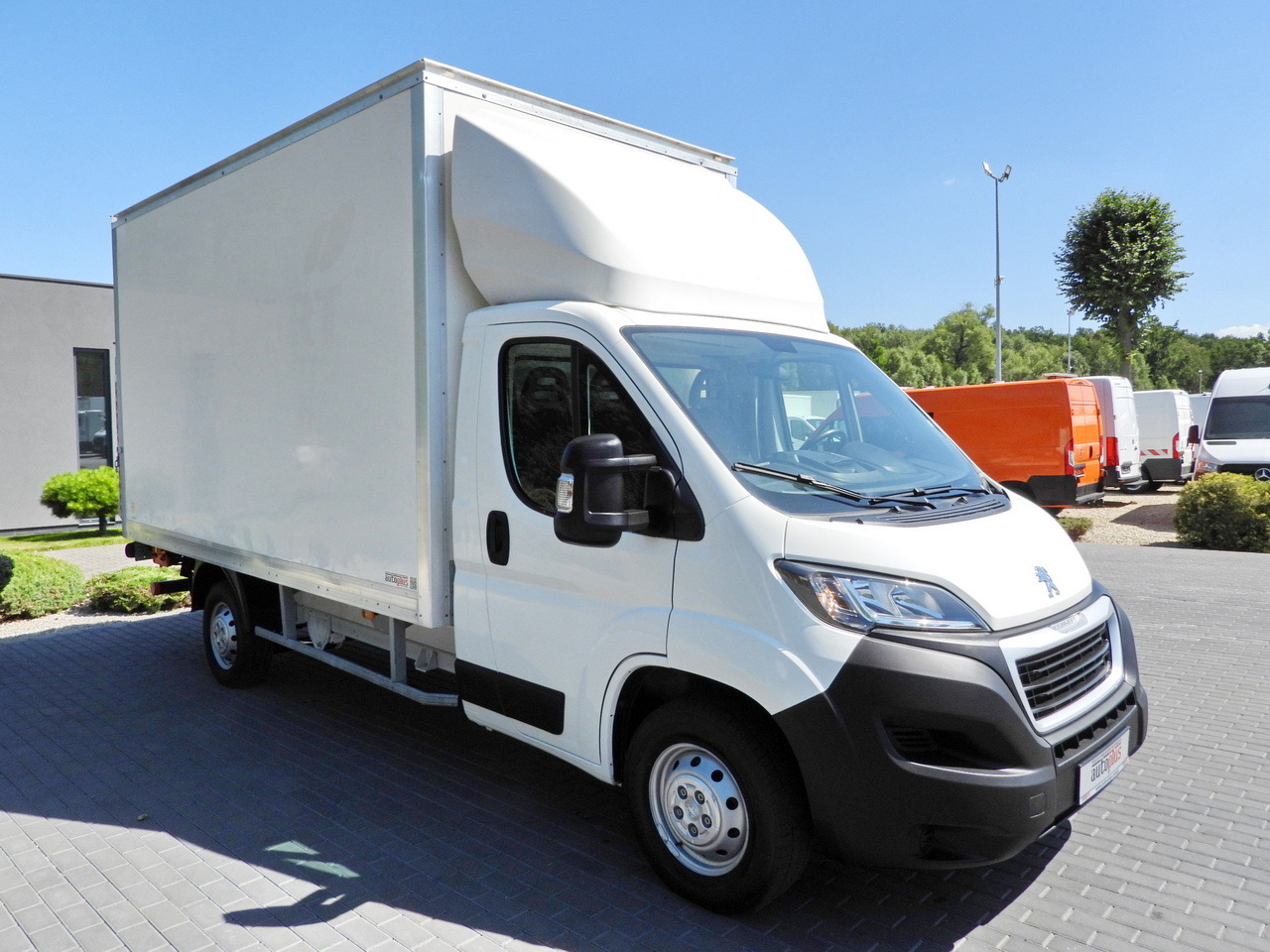 PEUGEOT BOXER BOX LIFT 8 PALLETS CRUISE CONTROL AIR CONDITIONING 130HP - Furgonas šaldytuvas: foto 4 PEUGEOT BOXER BOX LIFT 8 PALLETS CRUISE CONTROL AIR CONDITIONING 130HP - Furgonas šaldytuvas: foto 4