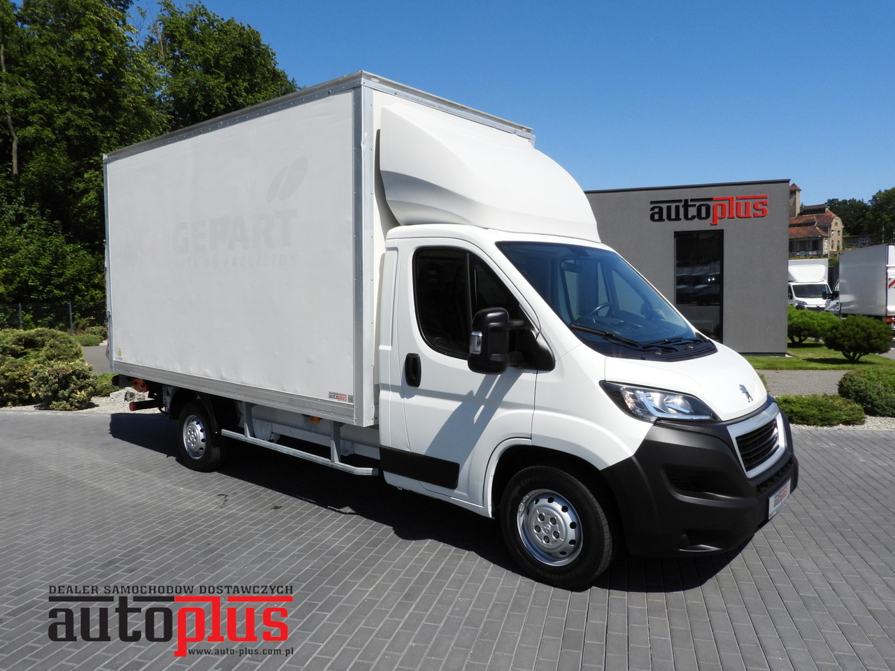 PEUGEOT BOXER BOX LIFT 8 PALLETS CRUISE CONTROL AIR CONDITIONING 130HP - Furgonas su krovinių dėže: foto 1 PEUGEOT BOXER BOX LIFT 8 PALLETS CRUISE CONTROL AIR CONDITIONING 130HP - Furgonas su krovinių dėže: foto 1