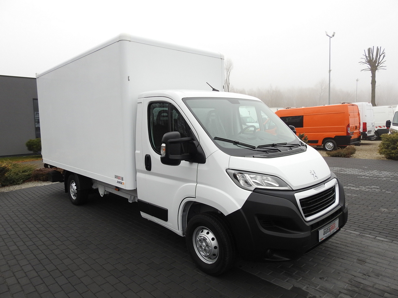 PEUGEOT BOXER BOX LIFT 8 PALLETS CRUISE CONTROL AIR CONDITIONING 140HP - Furgonas su krovinių dėže: foto 4 PEUGEOT BOXER BOX LIFT 8 PALLETS CRUISE CONTROL AIR CONDITIONING 140HP - Furgonas su krovinių dėže: foto 4