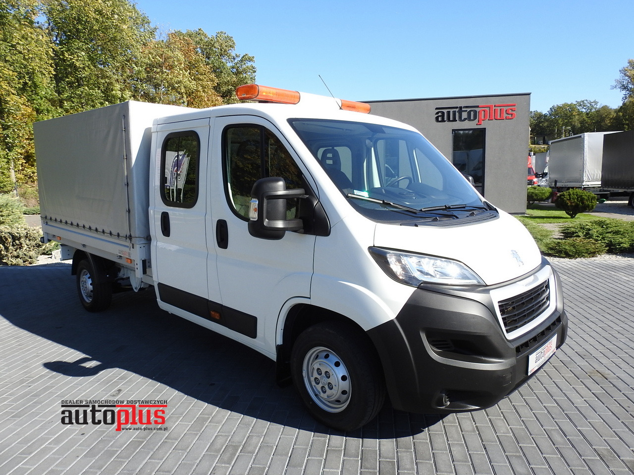 PEUGEOT BOXER STAKE BODY DOUBLE CABIN DOKA 7 SEATS AIR CONDITIONING 140HP - Bortinis automobilis: foto 1 PEUGEOT BOXER STAKE BODY DOUBLE CABIN DOKA 7 SEATS AIR CONDITIONING 140HP - Bortinis automobilis: foto 1