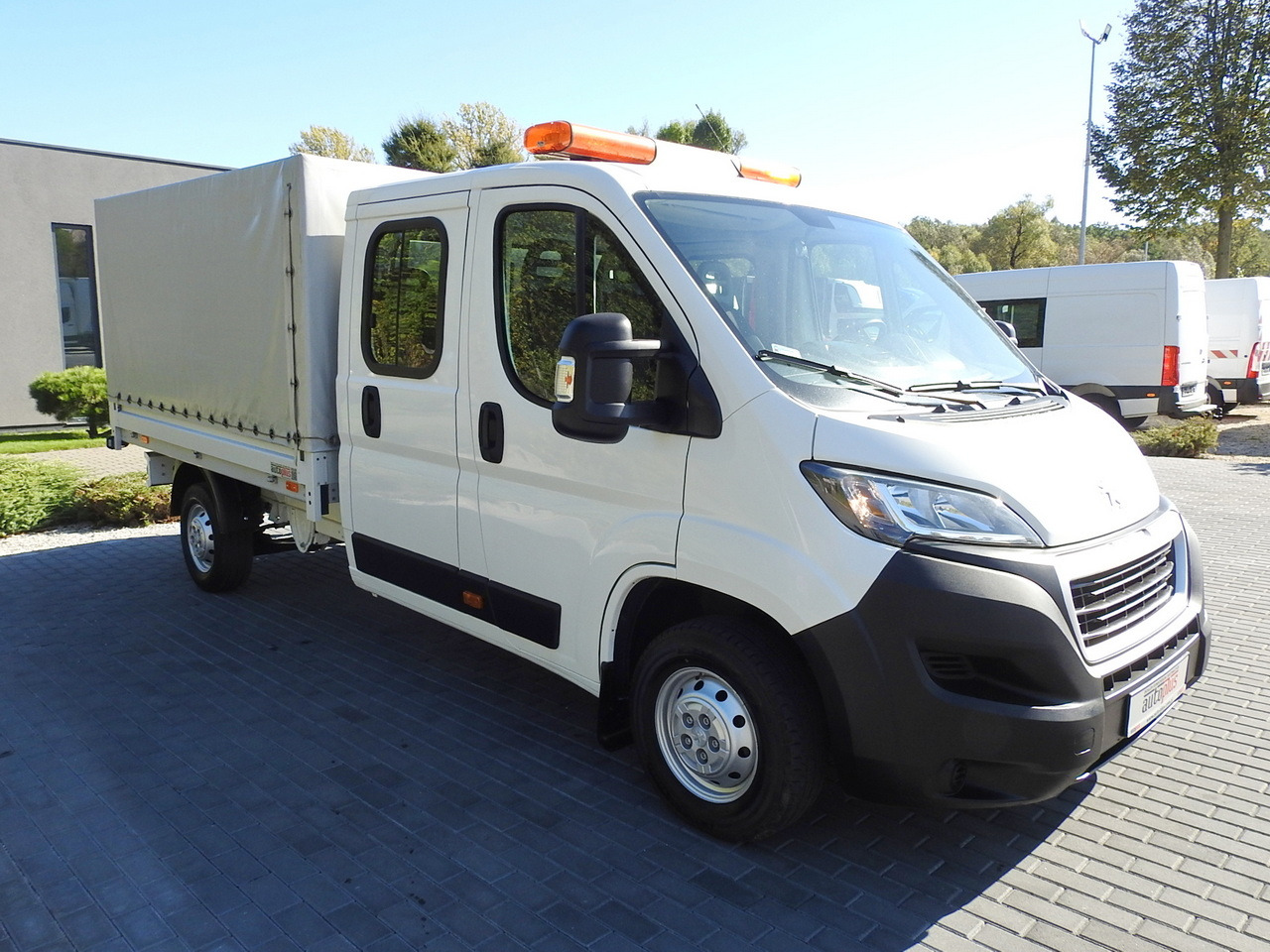 PEUGEOT BOXER STAKE BODY DOUBLE CABIN DOKA 7 SEATS AIR CONDITIONING 140HP - Bortinis automobilis: foto 4 PEUGEOT BOXER STAKE BODY DOUBLE CABIN DOKA 7 SEATS AIR CONDITIONING 140HP - Bortinis automobilis: foto 4