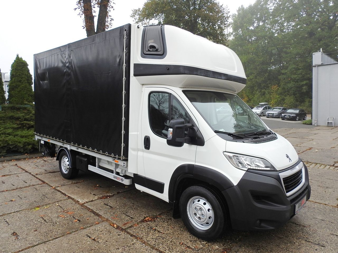 PEUGEOT BOXER TARPAULIN LIFT 8 PALLETS WEBASTO LED LIGHTS AIR CONDITIONING 165HP - Tentinis mikroautobusas: foto 4 PEUGEOT BOXER TARPAULIN LIFT 8 PALLETS WEBASTO LED LIGHTS AIR CONDITIONING 165HP - Tentinis mikroautobusas: foto 4