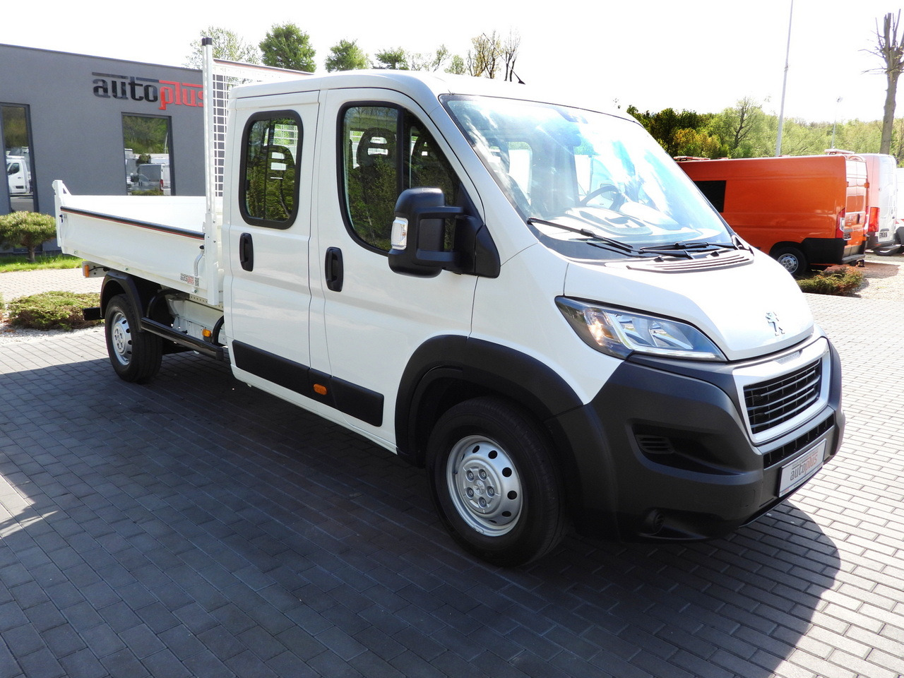 PEUGEOT BOXER  TIPPER DOUBLE CABIN DOKA 7 SEATS CRUISE CONTROL AIR CONDITIONING  140HP - Mažas savivartis: foto 4 PEUGEOT BOXER  TIPPER DOUBLE CABIN DOKA 7 SEATS CRUISE CONTROL AIR CONDITIONING  140HP - Mažas savivartis: foto 4