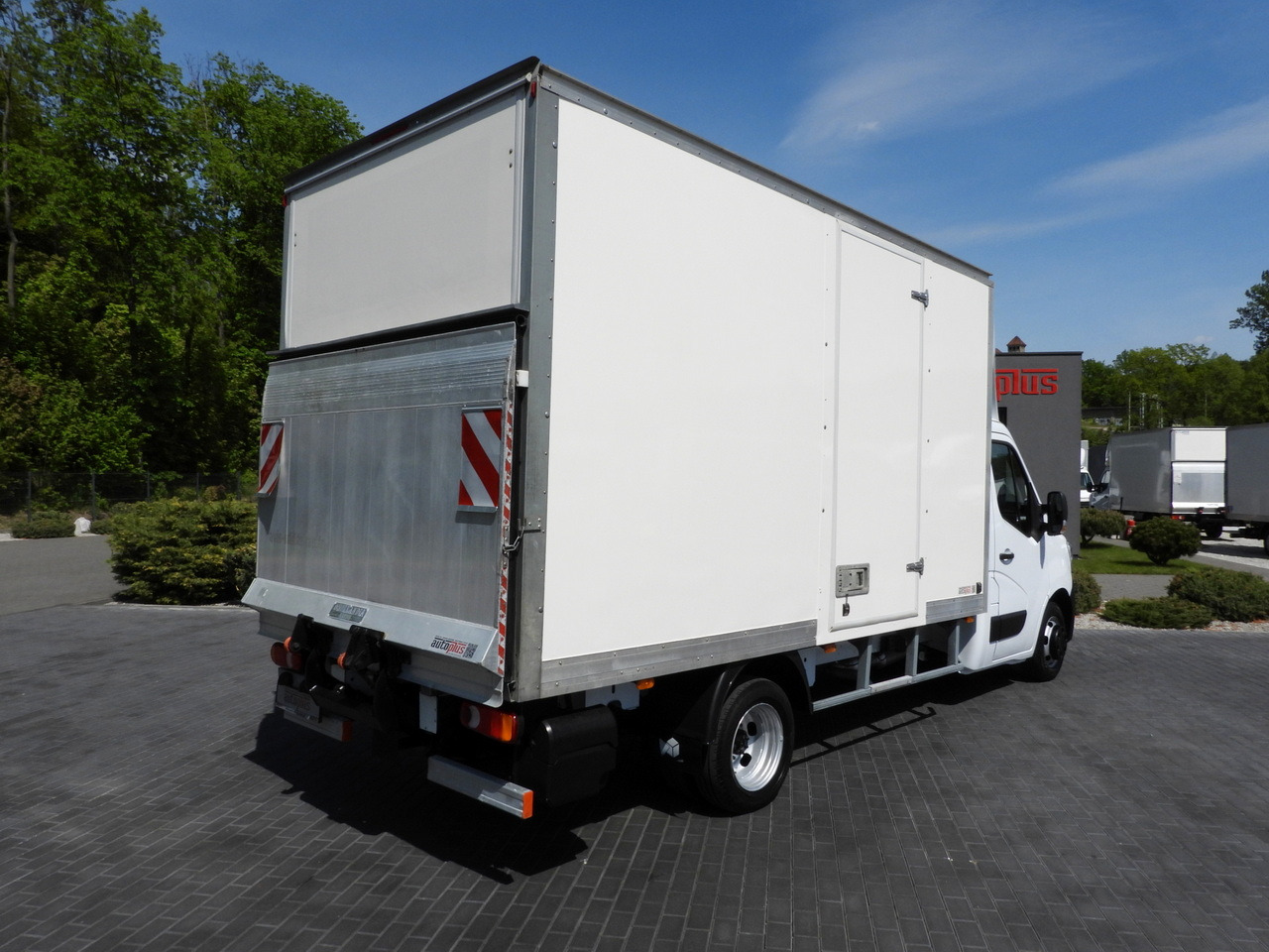 RENAULT MASTER BOX LIFT 8 PALLETS CRUISE CONTROL NAVIGATION LED LIGHTS TWIN WHEELS AIR CONDITIONING 145HP - Furgonas su krovinių dėže: foto 3 RENAULT MASTER BOX LIFT 8 PALLETS CRUISE CONTROL NAVIGATION LED LIGHTS TWIN WHEELS AIR CONDITIONING 145HP - Furgonas su krovinių dėže: foto 3