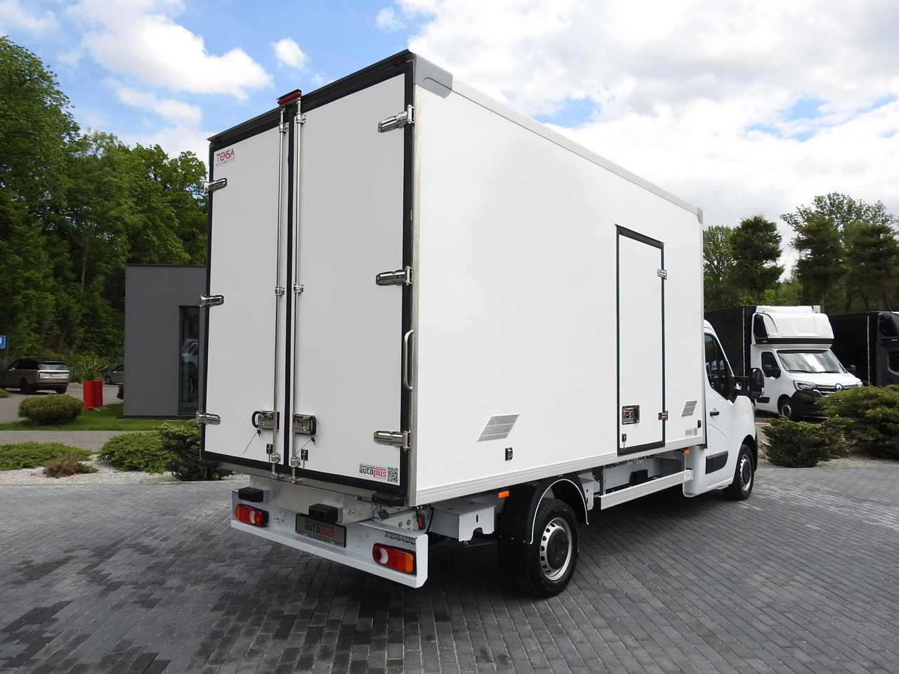 RENAULT MASTER NEW REGRIGERATOR BOX -10*C 8 PALLETS CRUISE CONTROL AIR CONDITIONING LED LIGHTS GUARANTEE 165HP - Furgonas šaldytuvas: foto 3 RENAULT MASTER NEW REGRIGERATOR BOX -10*C 8 PALLETS CRUISE CONTROL AIR CONDITIONING LED LIGHTS GUARANTEE 165HP - Furgonas šaldytuvas: foto 3