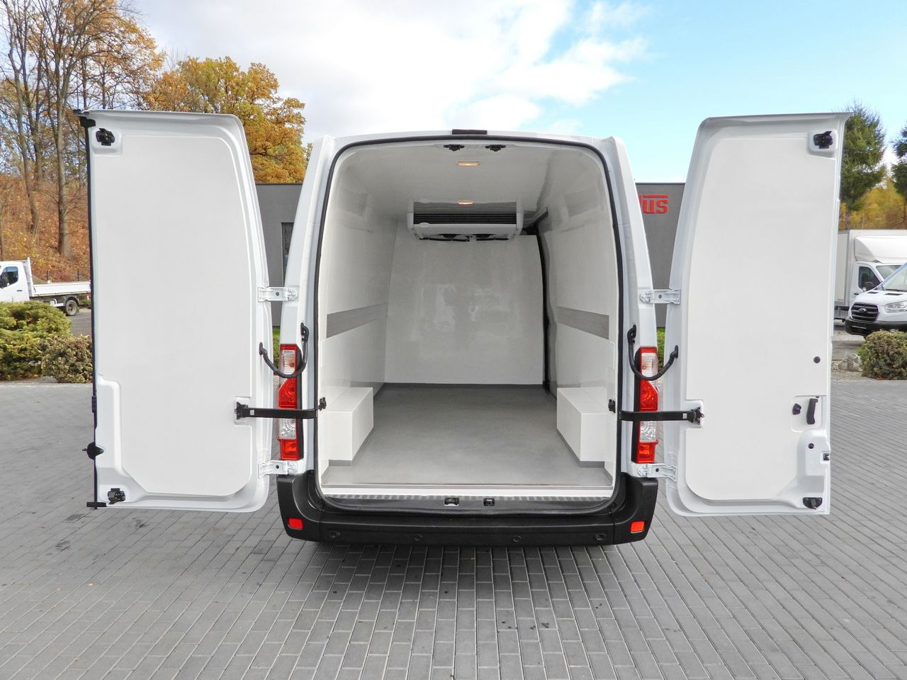 Furgonas šaldytuvas RENAULT MASTER REFRIGERATOR VAN 0*C CRUISE CONTROL LED LIGHTS AIR CONDITIONING 135HP: foto 13 Furgonas šaldytuvas RENAULT MASTER REFRIGERATOR VAN 0*C CRUISE CONTROL LED LIGHTS AIR CONDITIONING 135HP: foto 13