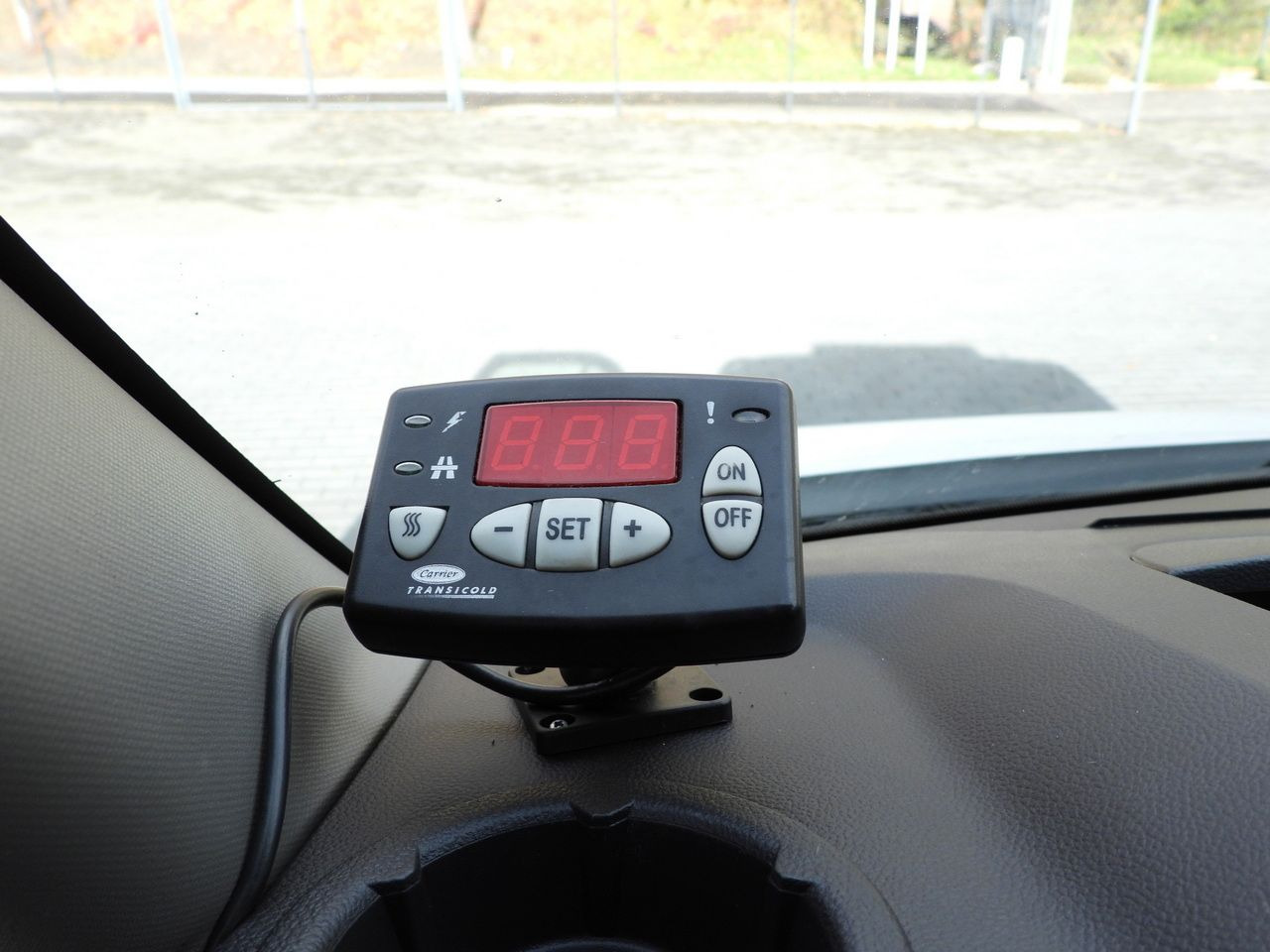 Furgonas šaldytuvas RENAULT MASTER REFRIGERATOR VAN 0*C CRUISE CONTROL LED LIGHTS AIR CONDITIONING 135HP: foto 33 Furgonas šaldytuvas RENAULT MASTER REFRIGERATOR VAN 0*C CRUISE CONTROL LED LIGHTS AIR CONDITIONING 135HP: foto 33