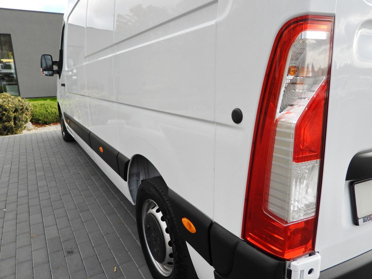 Furgonas šaldytuvas RENAULT MASTER REFRIGERATOR VAN 0*C CRUISE CONTROL LED LIGHTS AIR CONDITIONING 135HP: foto 18 Furgonas šaldytuvas RENAULT MASTER REFRIGERATOR VAN 0*C CRUISE CONTROL LED LIGHTS AIR CONDITIONING 135HP: foto 18