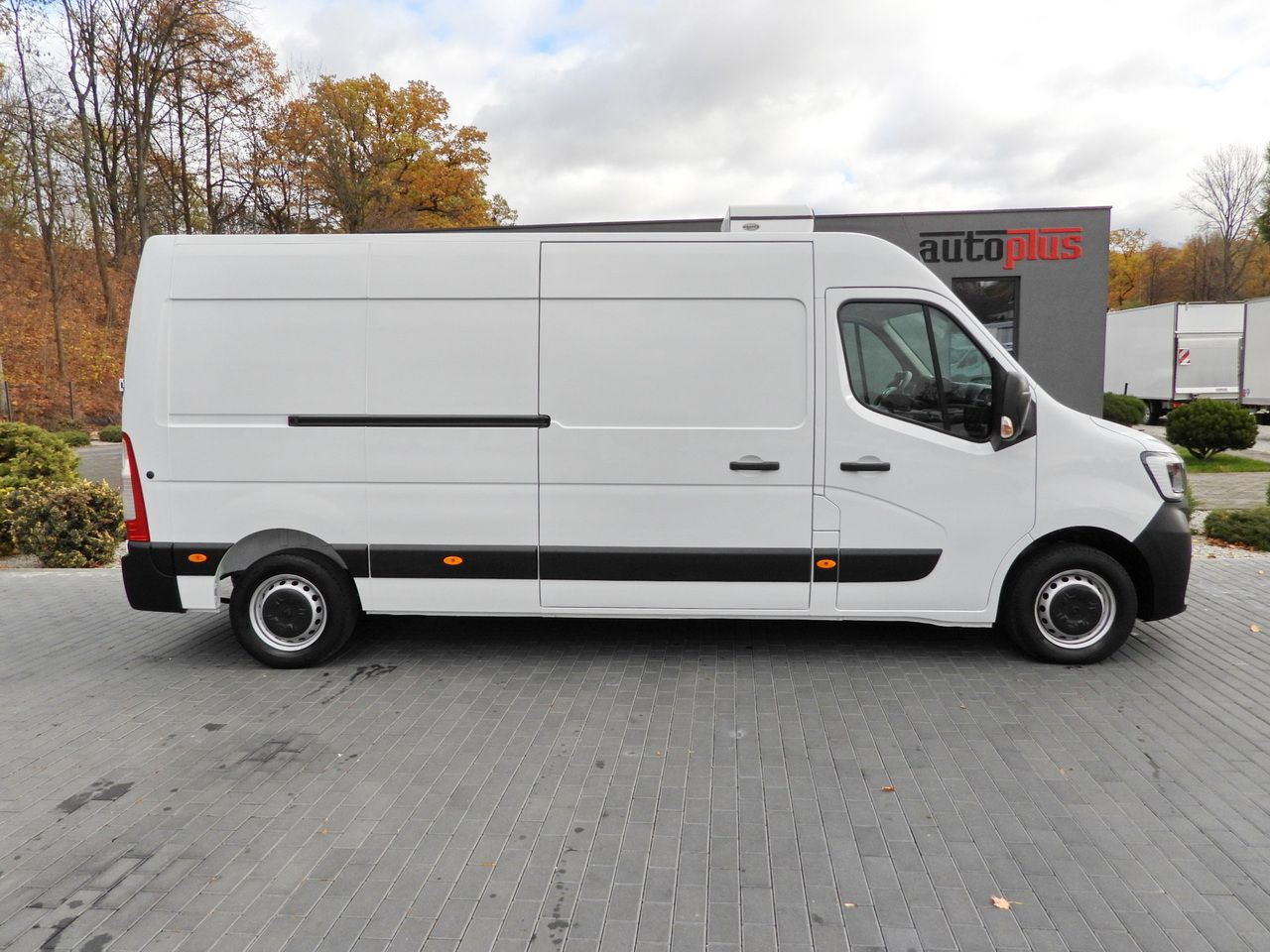 Furgonas šaldytuvas RENAULT MASTER REFRIGERATOR VAN 0*C CRUISE CONTROL LED LIGHTS AIR CONDITIONING 135HP: foto 7 Furgonas šaldytuvas RENAULT MASTER REFRIGERATOR VAN 0*C CRUISE CONTROL LED LIGHTS AIR CONDITIONING 135HP: foto 7