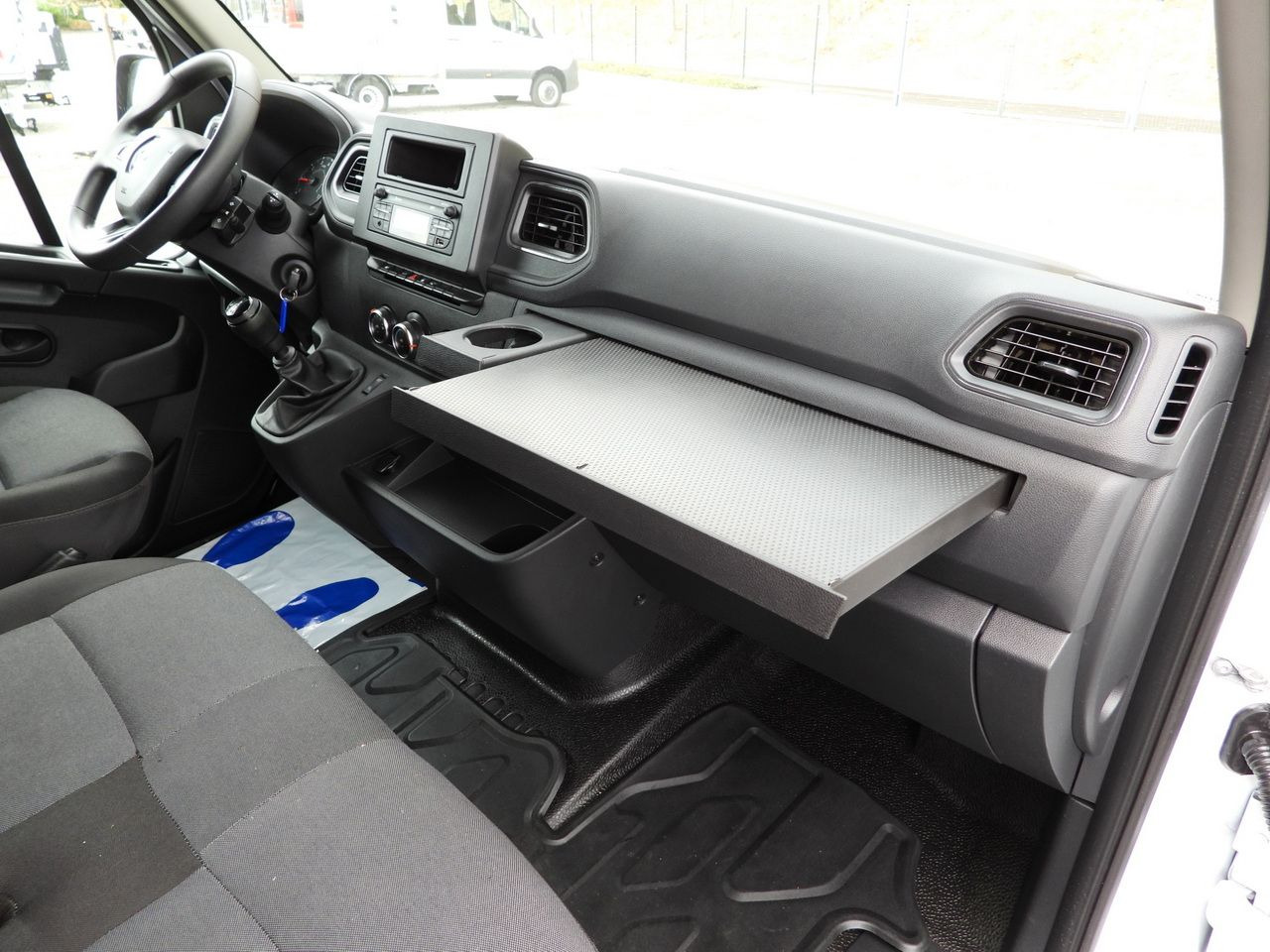 Furgonas šaldytuvas RENAULT MASTER REFRIGERATOR VAN 0*C CRUISE CONTROL LED LIGHTS AIR CONDITIONING 135HP: foto 47 Furgonas šaldytuvas RENAULT MASTER REFRIGERATOR VAN 0*C CRUISE CONTROL LED LIGHTS AIR CONDITIONING 135HP: foto 47