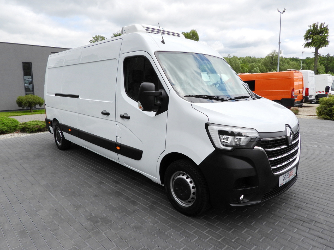 RENAULT MASTER REFRIGERATOR VAN -5*C CRUISE CONTROL NAVIGATION LED LIGHTS AIR CONDITIONING 135HP - Furgonas šaldytuvas: foto 4 RENAULT MASTER REFRIGERATOR VAN -5*C CRUISE CONTROL NAVIGATION LED LIGHTS AIR CONDITIONING 135HP - Furgonas šaldytuvas: foto 4