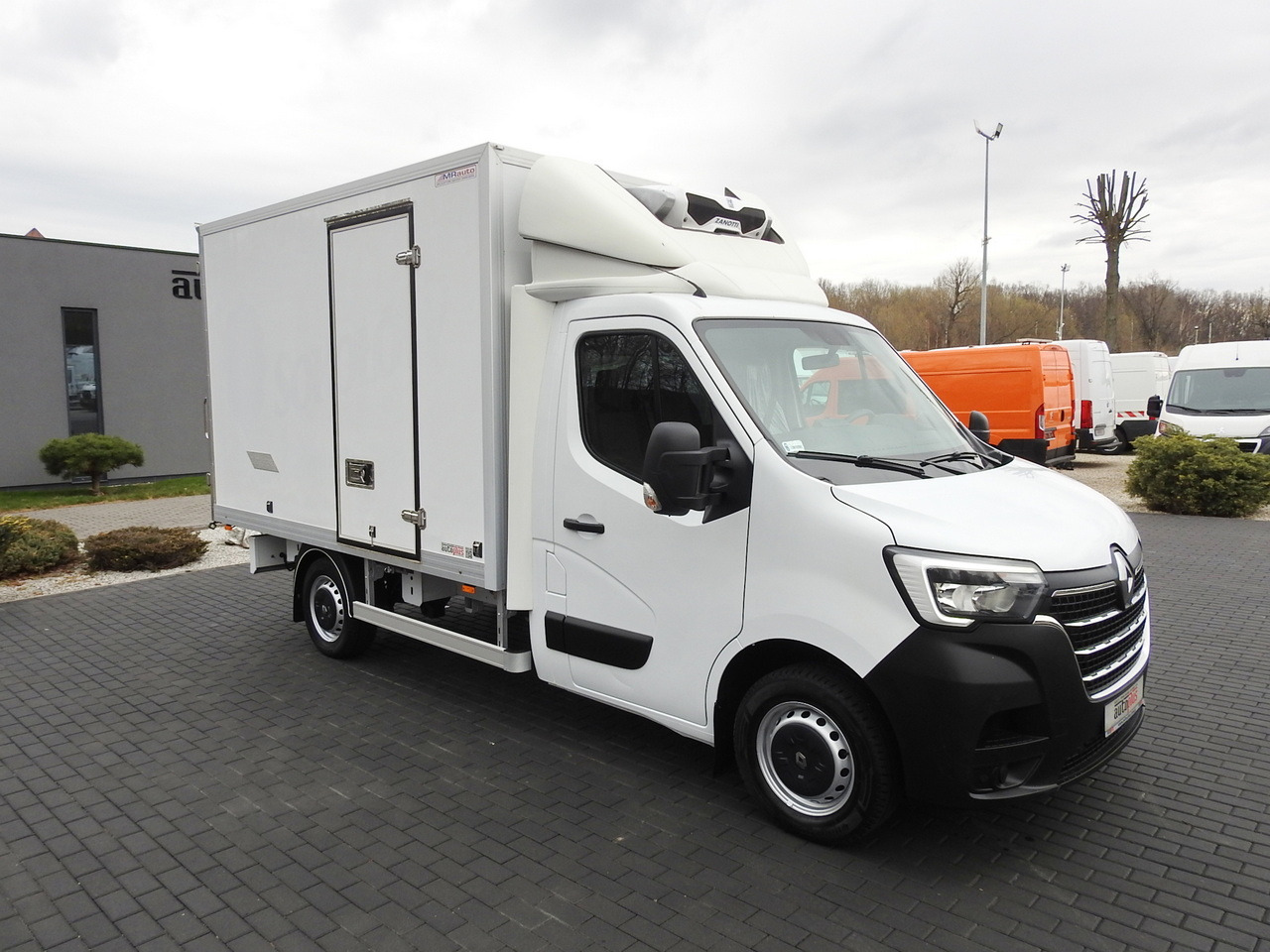 RENAULT MASTER REGRIGERATOR BOX 0*C LED LIGHTS AIR CONDITIONING 145HP - Furgonas šaldytuvas: foto 4 RENAULT MASTER REGRIGERATOR BOX 0*C LED LIGHTS AIR CONDITIONING 145HP - Furgonas šaldytuvas: foto 4