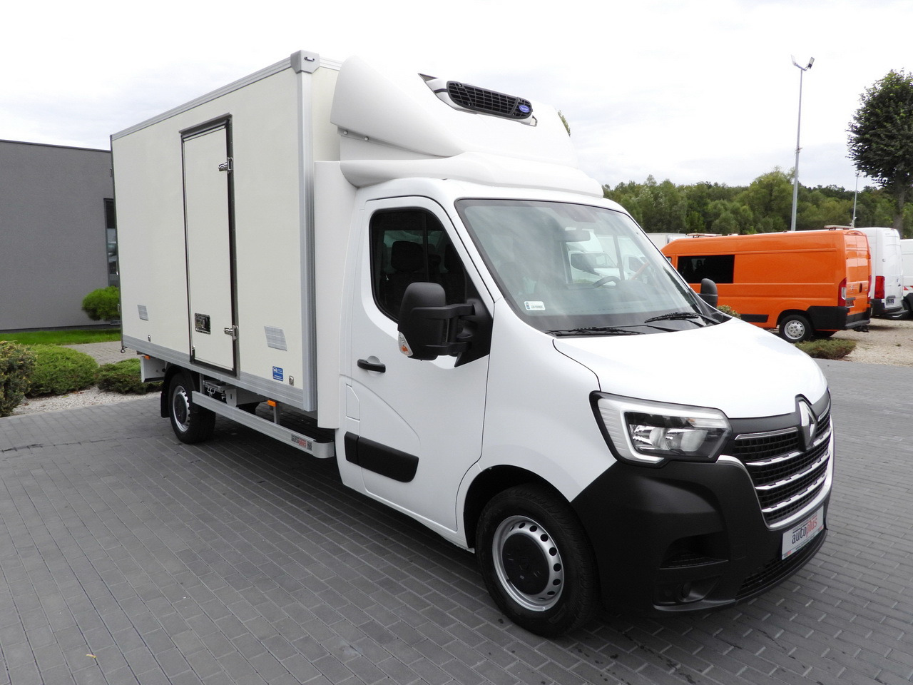 RENAULT MASTER REGRIGERATOR BOX 1*C LED LIGHTS AIR CONDITIONING 165HP - Furgonas šaldytuvas: foto 4 RENAULT MASTER REGRIGERATOR BOX 1*C LED LIGHTS AIR CONDITIONING 165HP - Furgonas šaldytuvas: foto 4