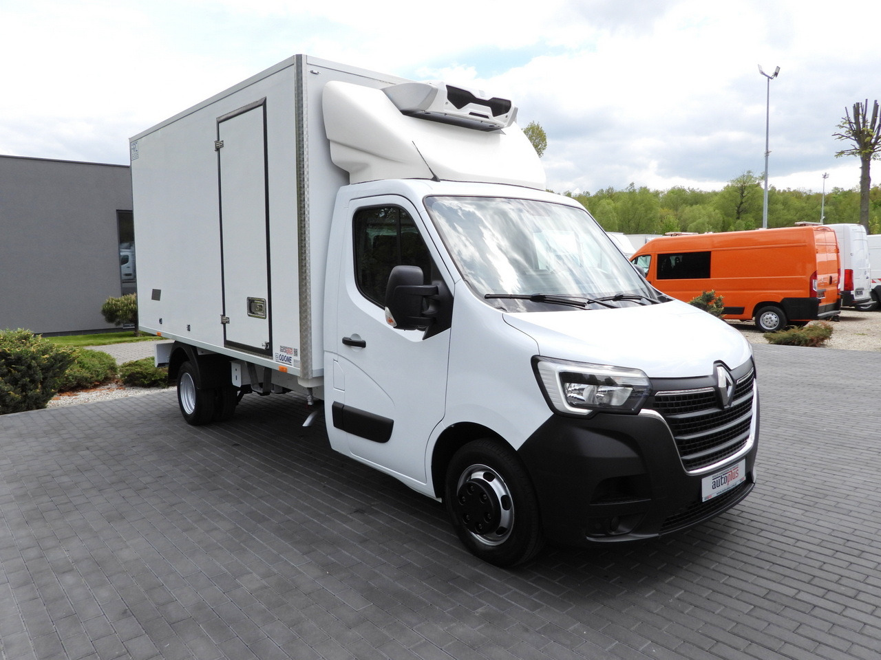 RENAULT MASTER REGRIGERATOR BOX -10*C CRUISE CONTROL LED LIGHTS TWIN WHEELS AIR CONDITIONING 145HP - Furgonas šaldytuvas: foto 4 RENAULT MASTER REGRIGERATOR BOX -10*C CRUISE CONTROL LED LIGHTS TWIN WHEELS AIR CONDITIONING 145HP - Furgonas šaldytuvas: foto 4