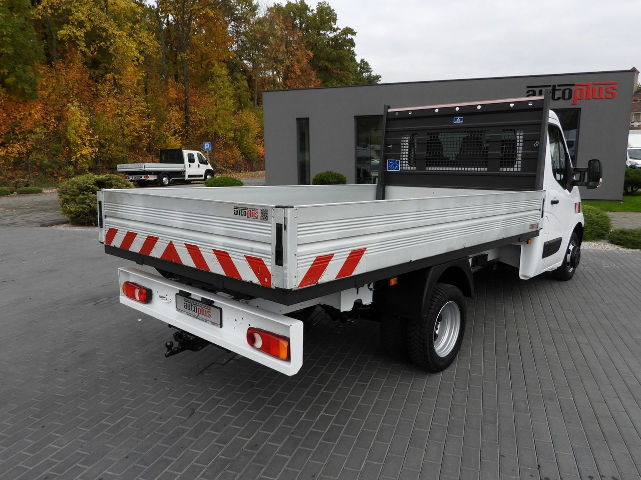 RENAULT MASTER STAKE BODY CRUISE CONTROL NAVIGATION TWIN WHEELS AIR CONDITIONING 130HP - Bortinis automobilis: foto 3 RENAULT MASTER STAKE BODY CRUISE CONTROL NAVIGATION TWIN WHEELS AIR CONDITIONING 130HP - Bortinis automobilis: foto 3