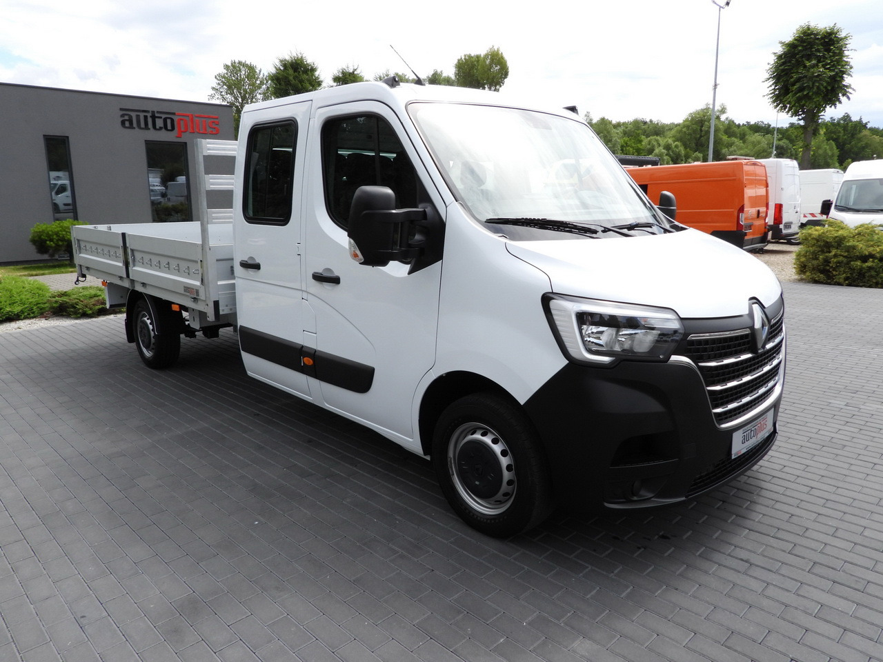 RENAULT MASTER STAKE BODY DOUBLE CABIN DOKA 7 SEATS LED LIGHTS AIR CONDITIONING 145HP - Bortinis automobilis: foto 4 RENAULT MASTER STAKE BODY DOUBLE CABIN DOKA 7 SEATS LED LIGHTS AIR CONDITIONING 145HP - Bortinis automobilis: foto 4
