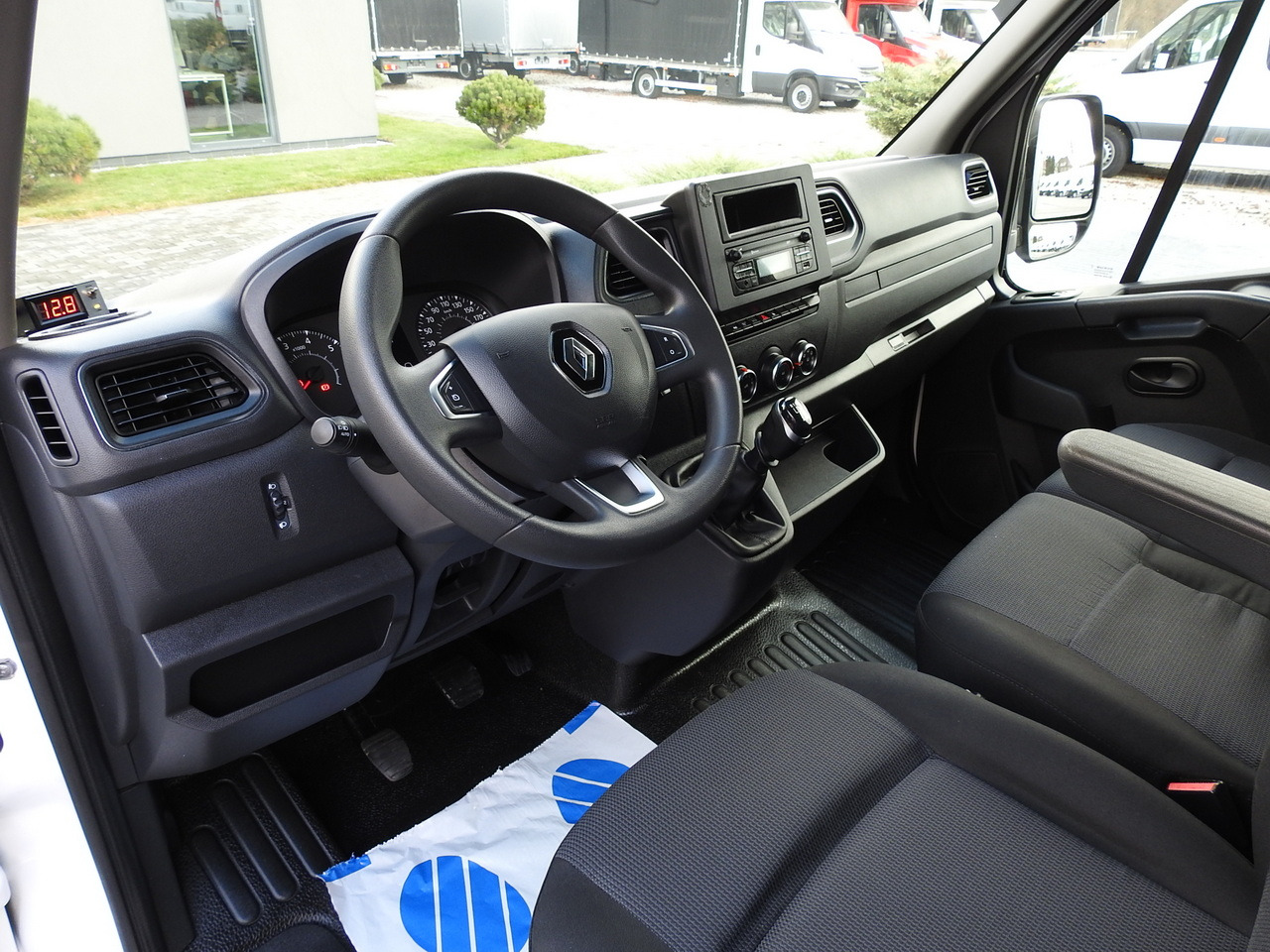 RENAULT MASTER TARPAULIN 10 PALLETS WEBASTO CRUISE CONTROL AIR CONDITIONING LED LIGHTS PNEUMATICS 165HP - Tentinis mikroautobusas: foto 2 RENAULT MASTER TARPAULIN 10 PALLETS WEBASTO CRUISE CONTROL AIR CONDITIONING LED LIGHTS PNEUMATICS 165HP - Tentinis mikroautobusas: foto 2