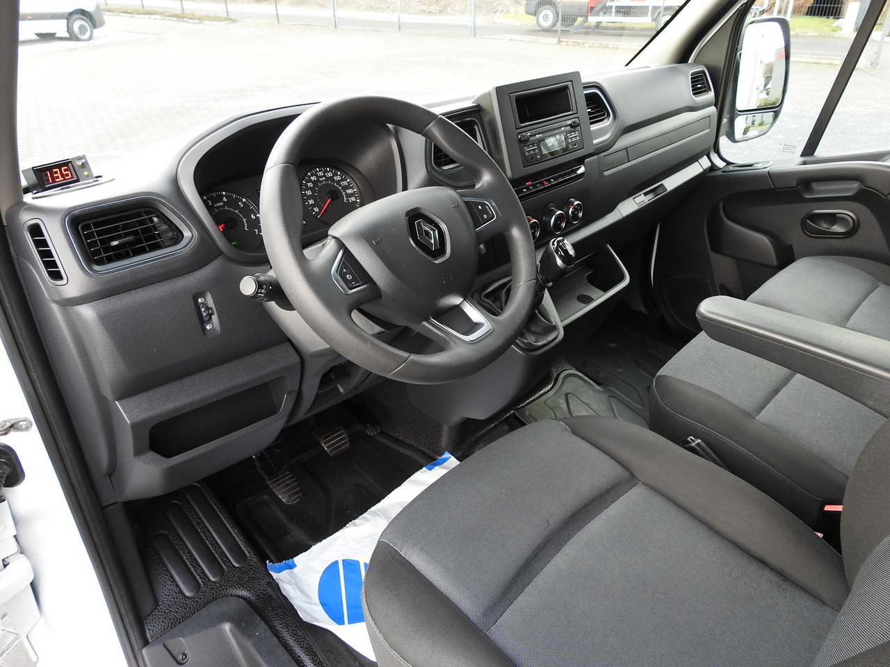 RENAULT MASTER TARPAULIN 10 PALLETS WEBASTO CRUISE CONTROL AIR CONDITIONING LED LIGHTS PNEUMATICS 165HP - Tentinis mikroautobusas: foto 2 RENAULT MASTER TARPAULIN 10 PALLETS WEBASTO CRUISE CONTROL AIR CONDITIONING LED LIGHTS PNEUMATICS 165HP - Tentinis mikroautobusas: foto 2