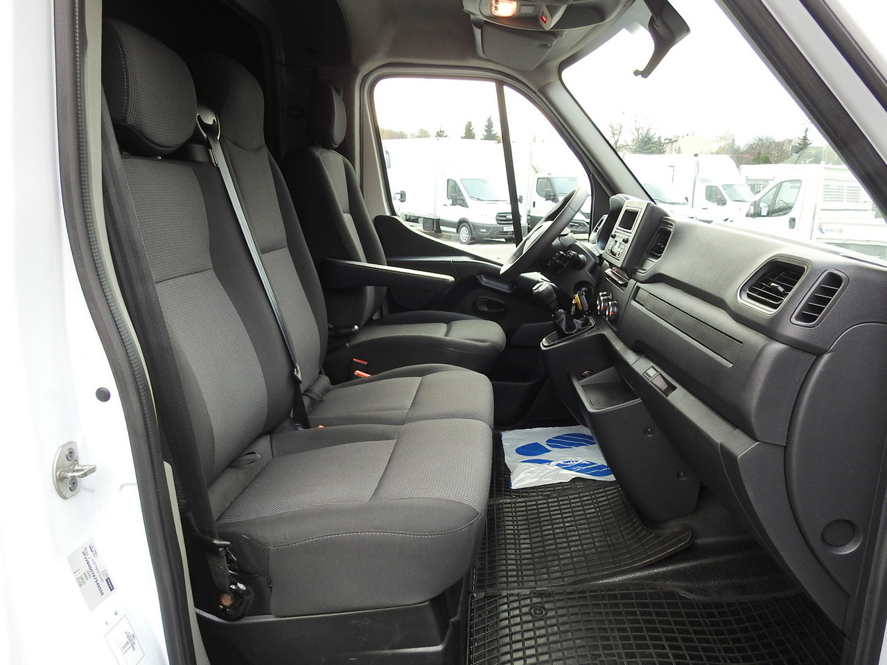 Tentinis mikroautobusas RENAULT MASTER TARPAULIN 10 PALLETS WEBASTO CRUISE CONTROL AIR CONDITIONING LED LIGHTS PNEUMATICS 165HP: foto 44 Tentinis mikroautobusas RENAULT MASTER TARPAULIN 10 PALLETS WEBASTO CRUISE CONTROL AIR CONDITIONING LED LIGHTS PNEUMATICS 165HP: foto 44