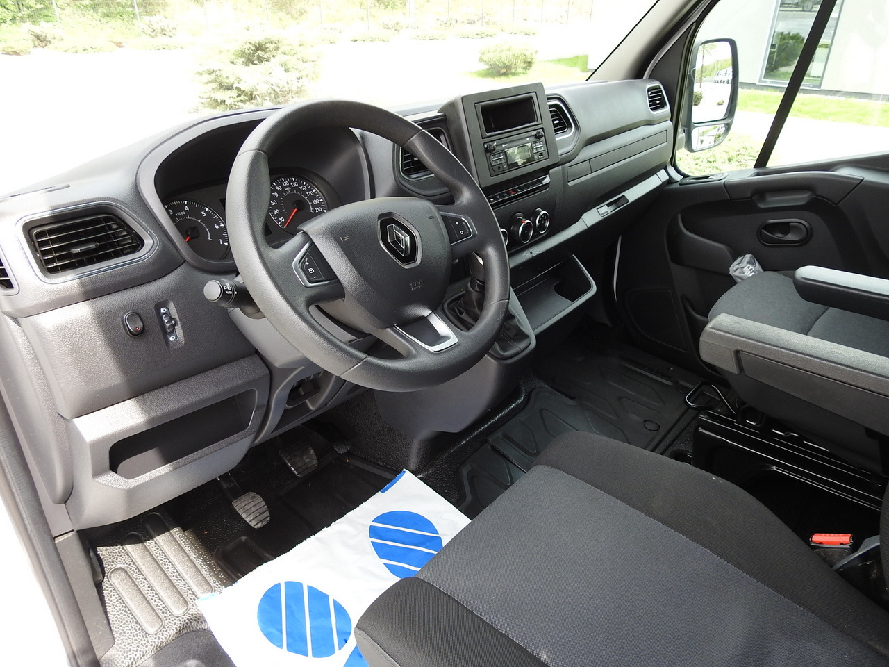 RENAULT MASTER TARPAULIN 10 PALLETS WEBASTO CRUISE CONTROL AIR CONDITIONING LED LIGHTS PNEUMATICS 165HP - Tentinis mikroautobusas: foto 2 RENAULT MASTER TARPAULIN 10 PALLETS WEBASTO CRUISE CONTROL AIR CONDITIONING LED LIGHTS PNEUMATICS 165HP - Tentinis mikroautobusas: foto 2