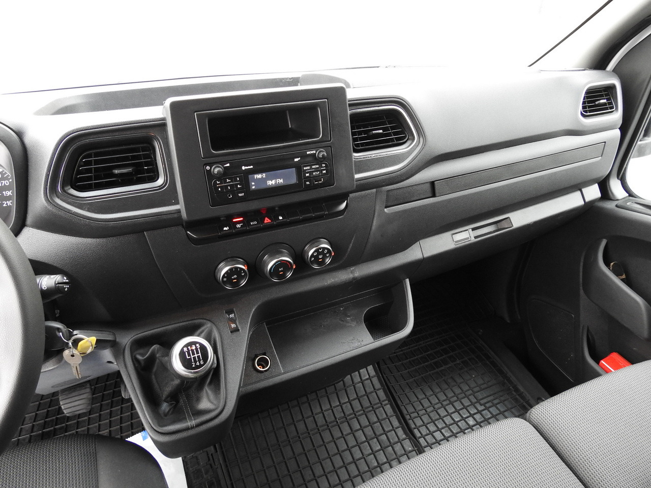 Tentinis mikroautobusas RENAULT MASTER TARPAULIN 10 PALLETS WEBASTO CRUISE CONTROL AIR CONDITIONING LED LIGHTS PNEUMATICS 165HP: foto 37 Tentinis mikroautobusas RENAULT MASTER TARPAULIN 10 PALLETS WEBASTO CRUISE CONTROL AIR CONDITIONING LED LIGHTS PNEUMATICS 165HP: foto 37