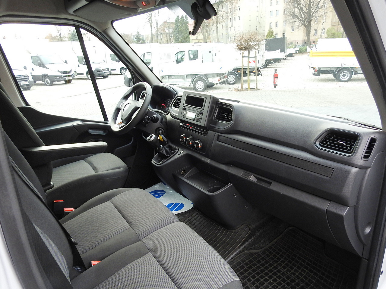 Tentinis mikroautobusas RENAULT MASTER TARPAULIN 10 PALLETS WEBASTO CRUISE CONTROL AIR CONDITIONING LED LIGHTS PNEUMATICS 165HP: foto 46 Tentinis mikroautobusas RENAULT MASTER TARPAULIN 10 PALLETS WEBASTO CRUISE CONTROL AIR CONDITIONING LED LIGHTS PNEUMATICS 165HP: foto 46