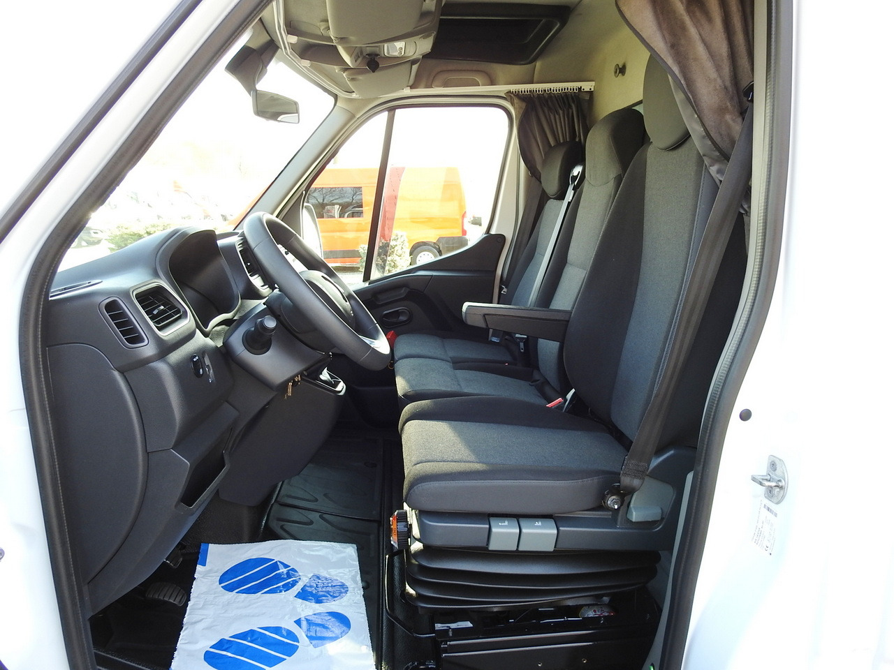 Tentinis mikroautobusas RENAULT MASTER  TARPAULIN 10 PALLETS WEBASTO CRUISE CONTROL LED LIGHTS PNEUMATICS AIR CONDITIONING  165HP: foto 27