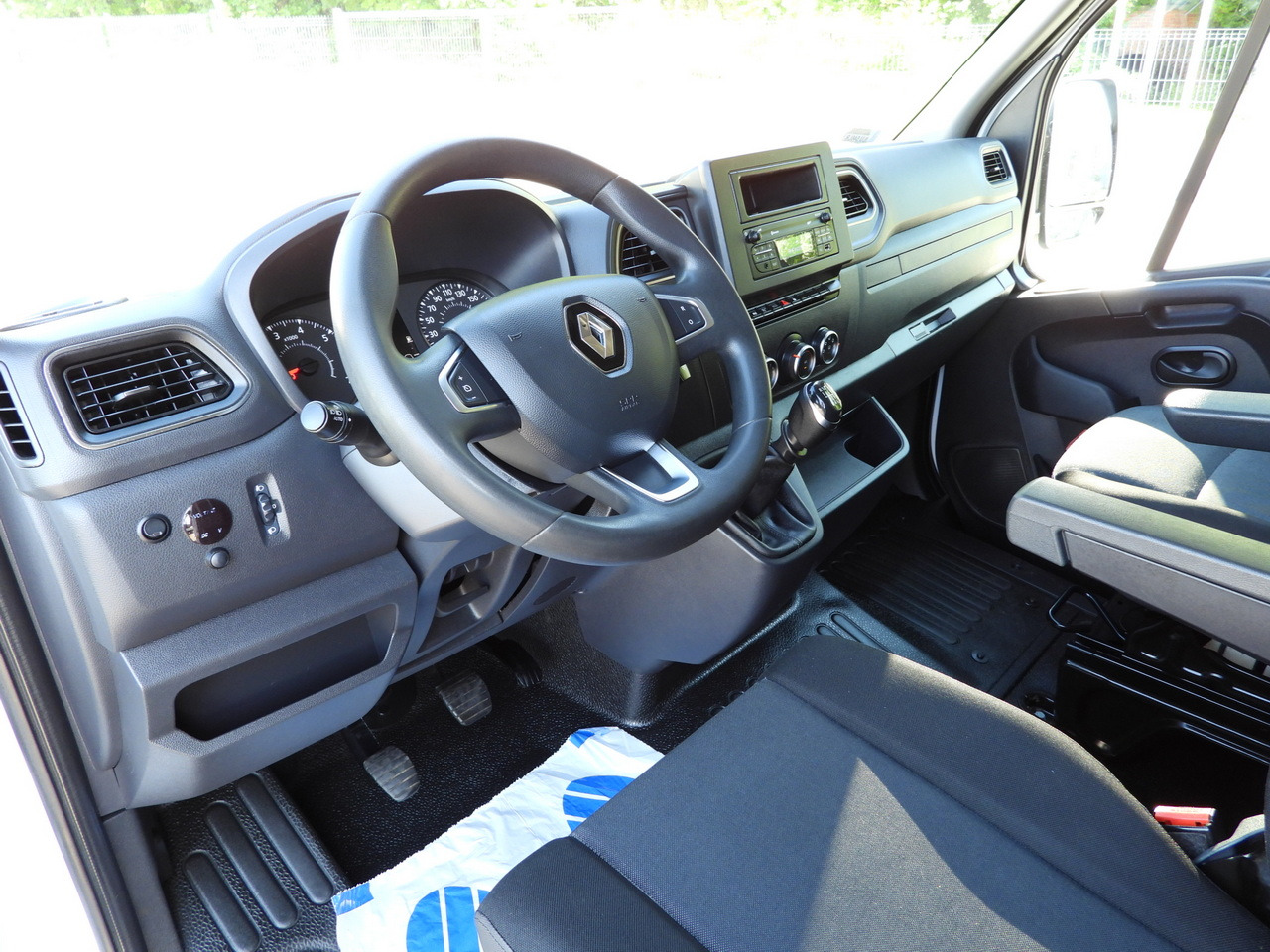 RENAULT MASTER TARPAULIN 10 PALLETS WEBASTO CRUISE CONTROL LED LIGHTS PNEUMATICS AIR CONDITIONING 165HP - Tentinis mikroautobusas: foto 2 RENAULT MASTER TARPAULIN 10 PALLETS WEBASTO CRUISE CONTROL LED LIGHTS PNEUMATICS AIR CONDITIONING 165HP - Tentinis mikroautobusas: foto 2